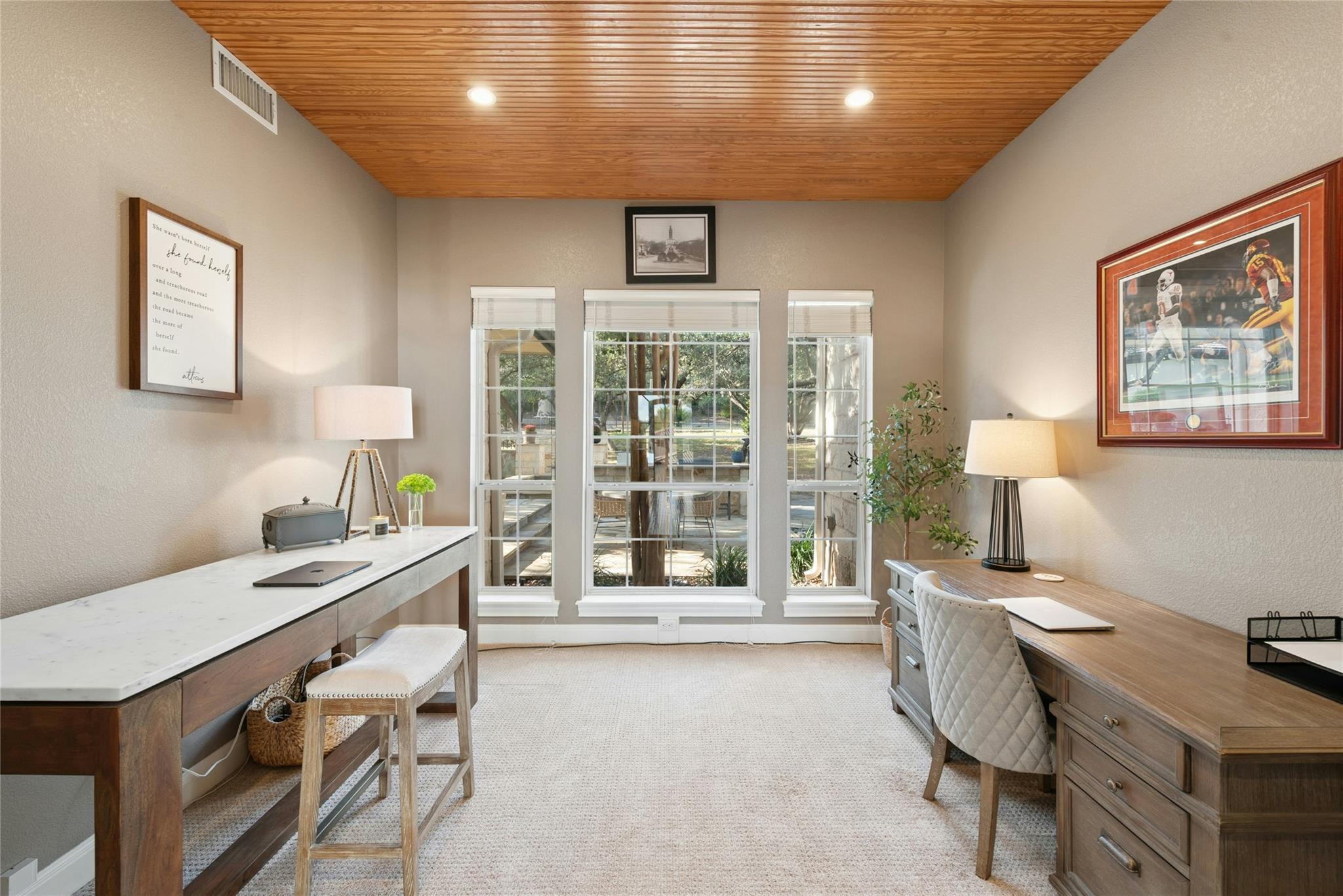 2 Heatherbloom Ln, The Hills, TX 78738