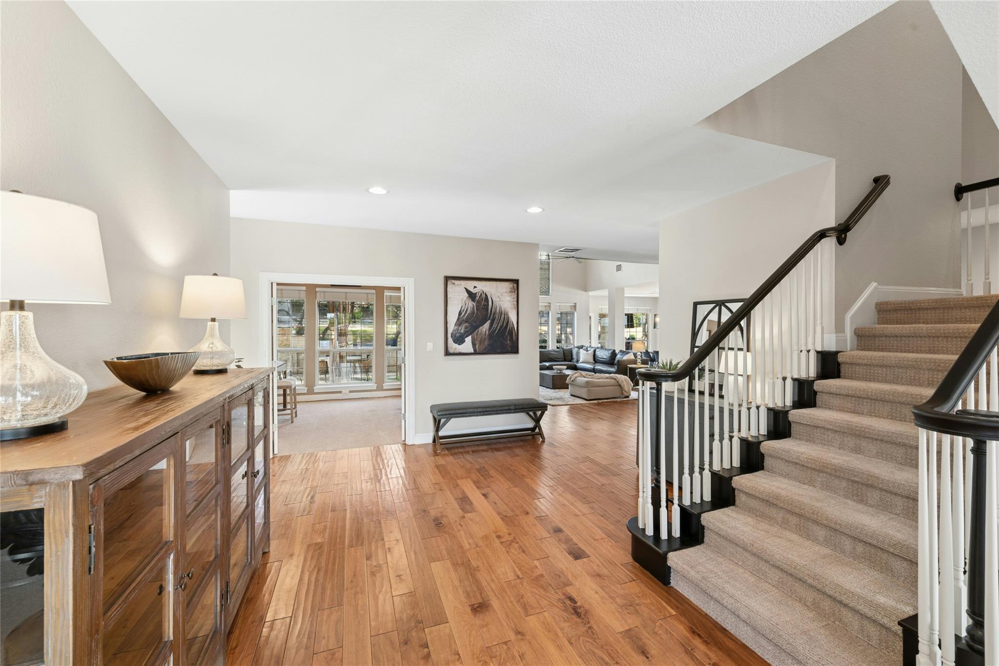 2 Heatherbloom Ln, The Hills, TX 78738