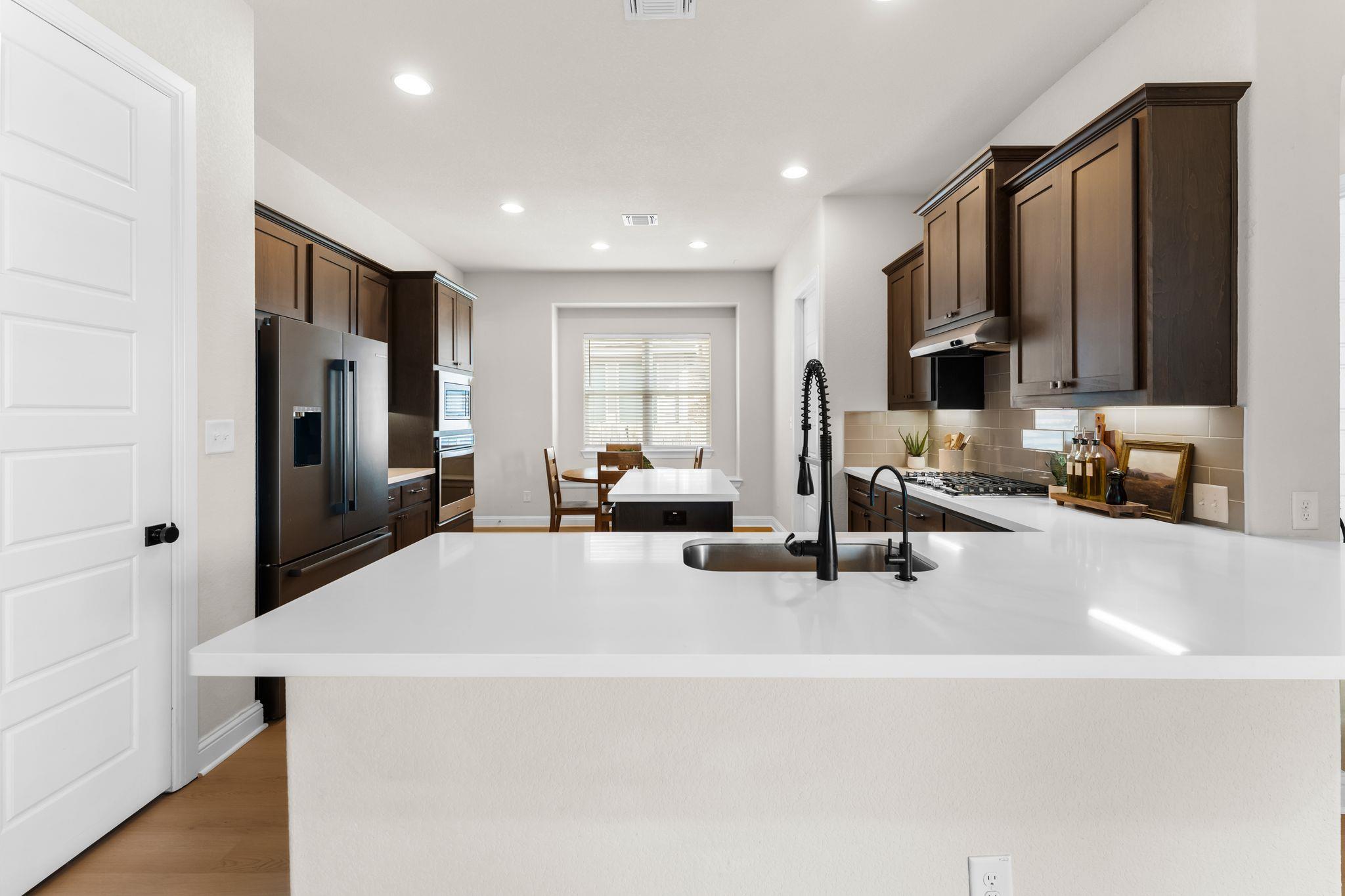 6809 Catania Loop, Round Rock, TX 78665