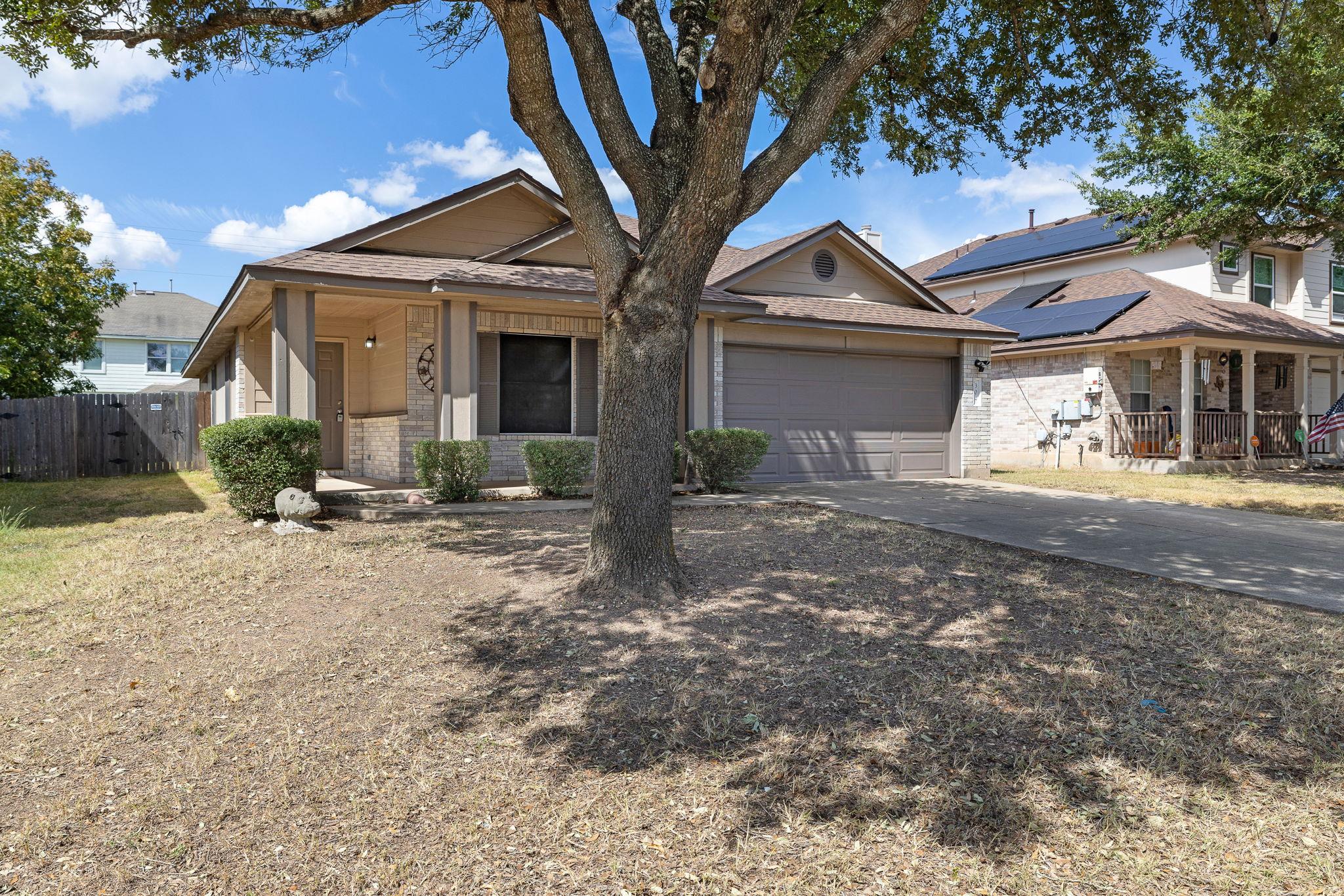 304 Paige Bnd, Hutto, TX 78634