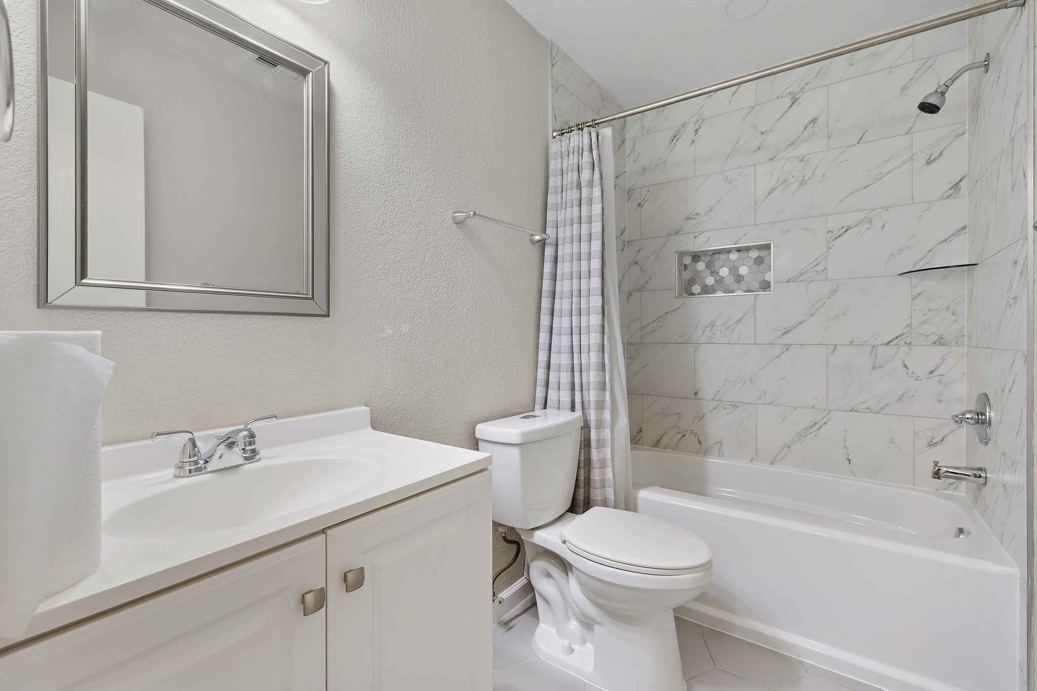 304 Paige Bnd, Hutto, TX 78634