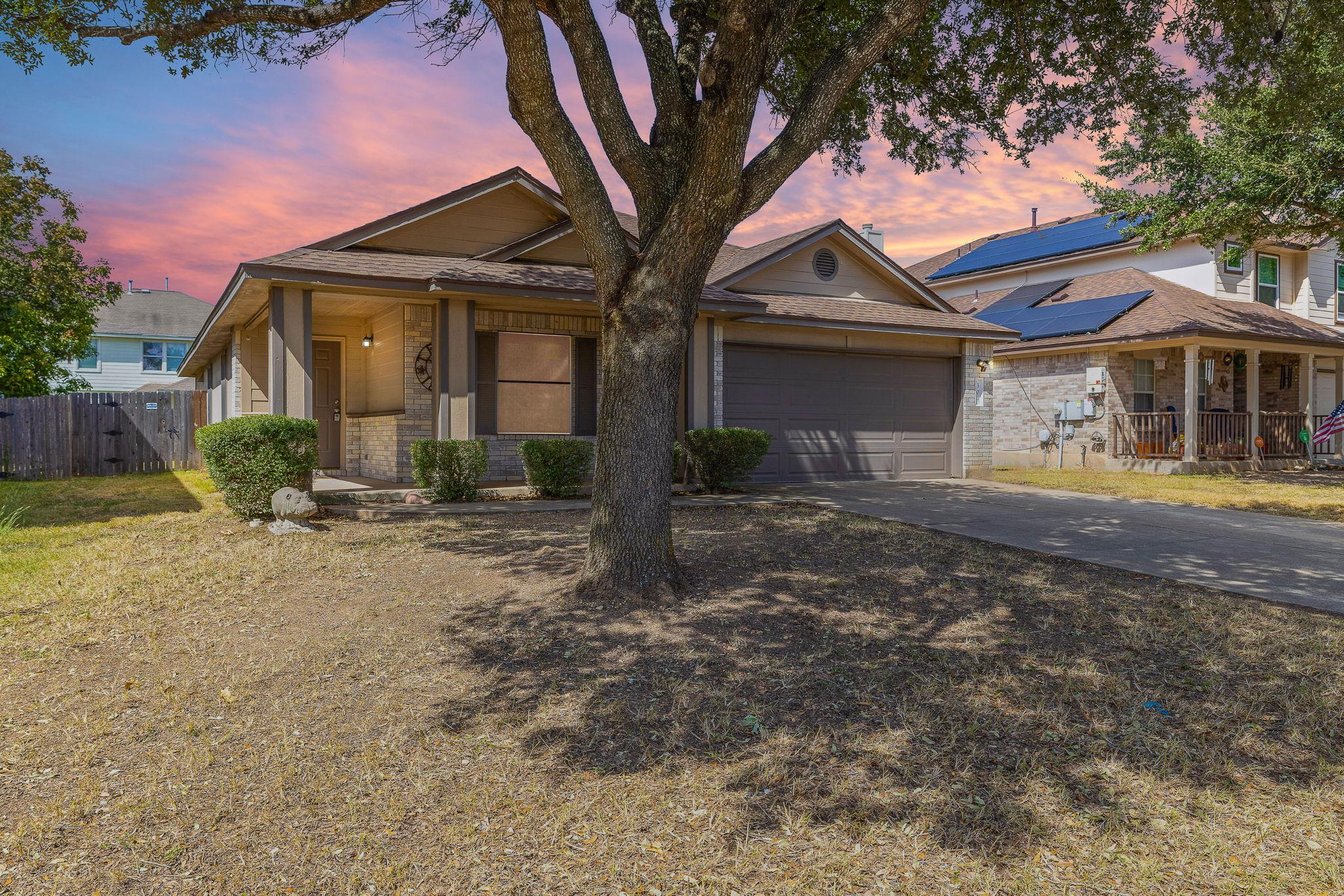 304 Paige Bnd, Hutto, TX 78634