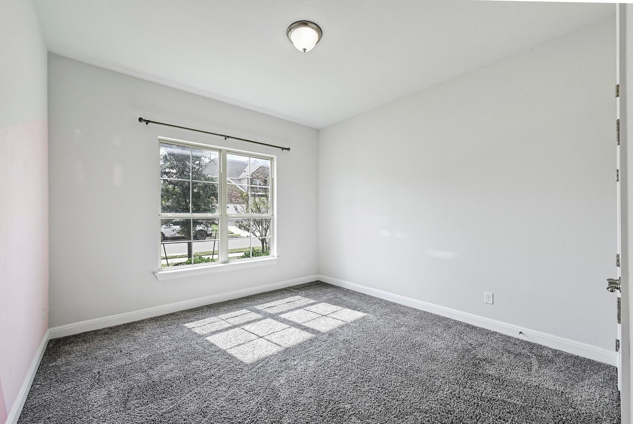 2033 Elk Creek Dr, Leander, TX 78641