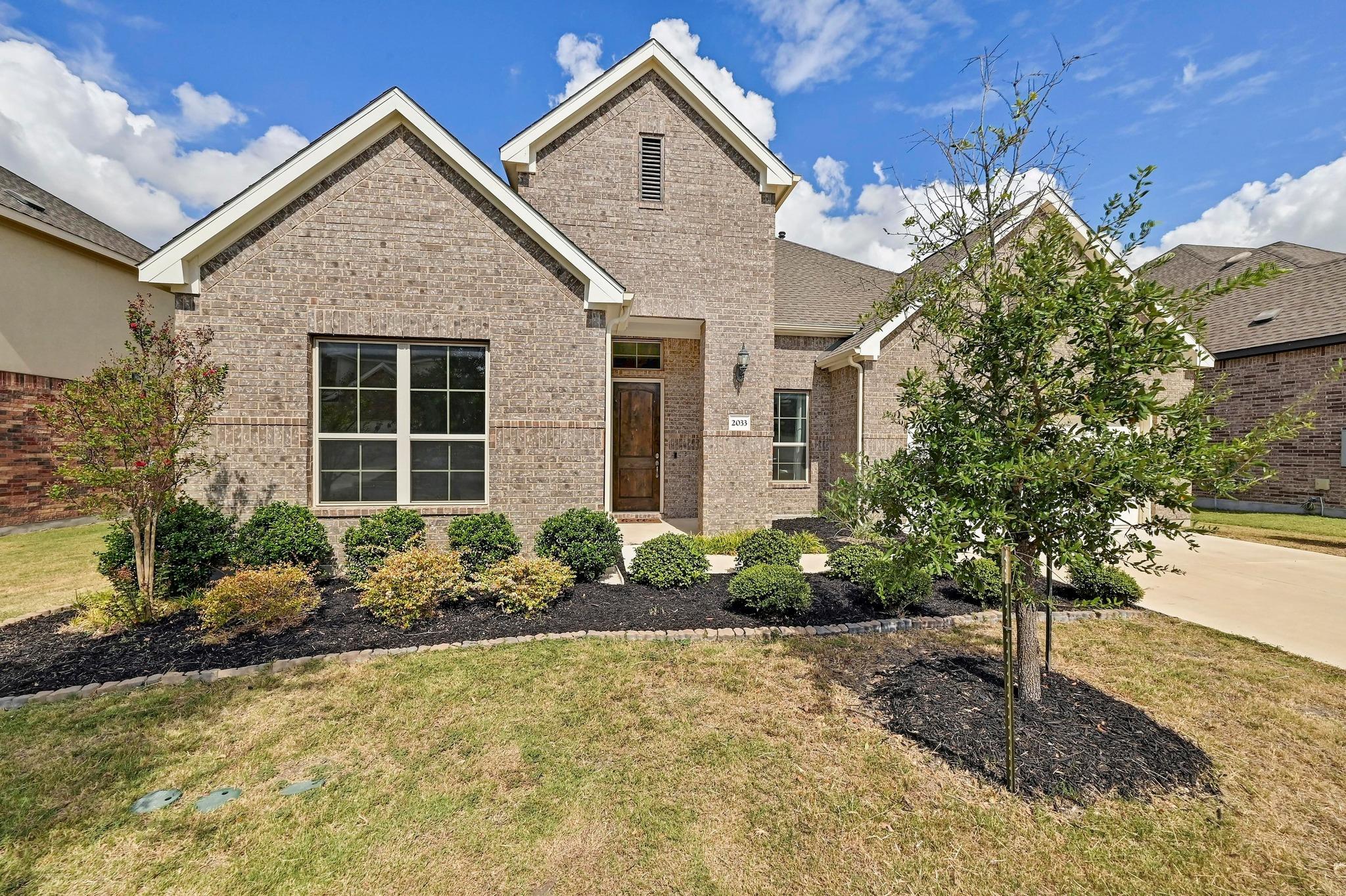 2033 Elk Creek Dr, Leander, TX 78641