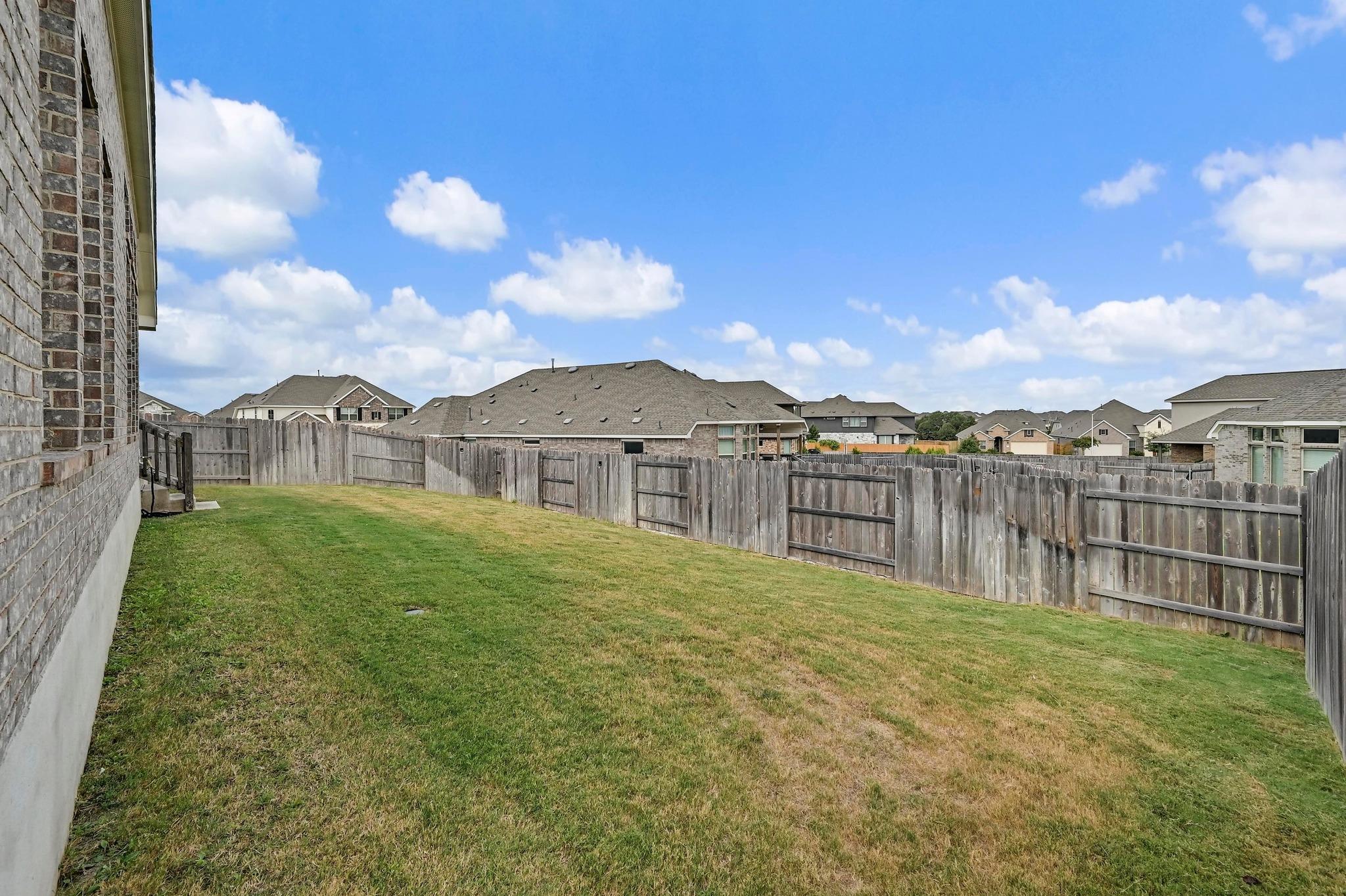 2033 Elk Creek Dr, Leander, TX 78641