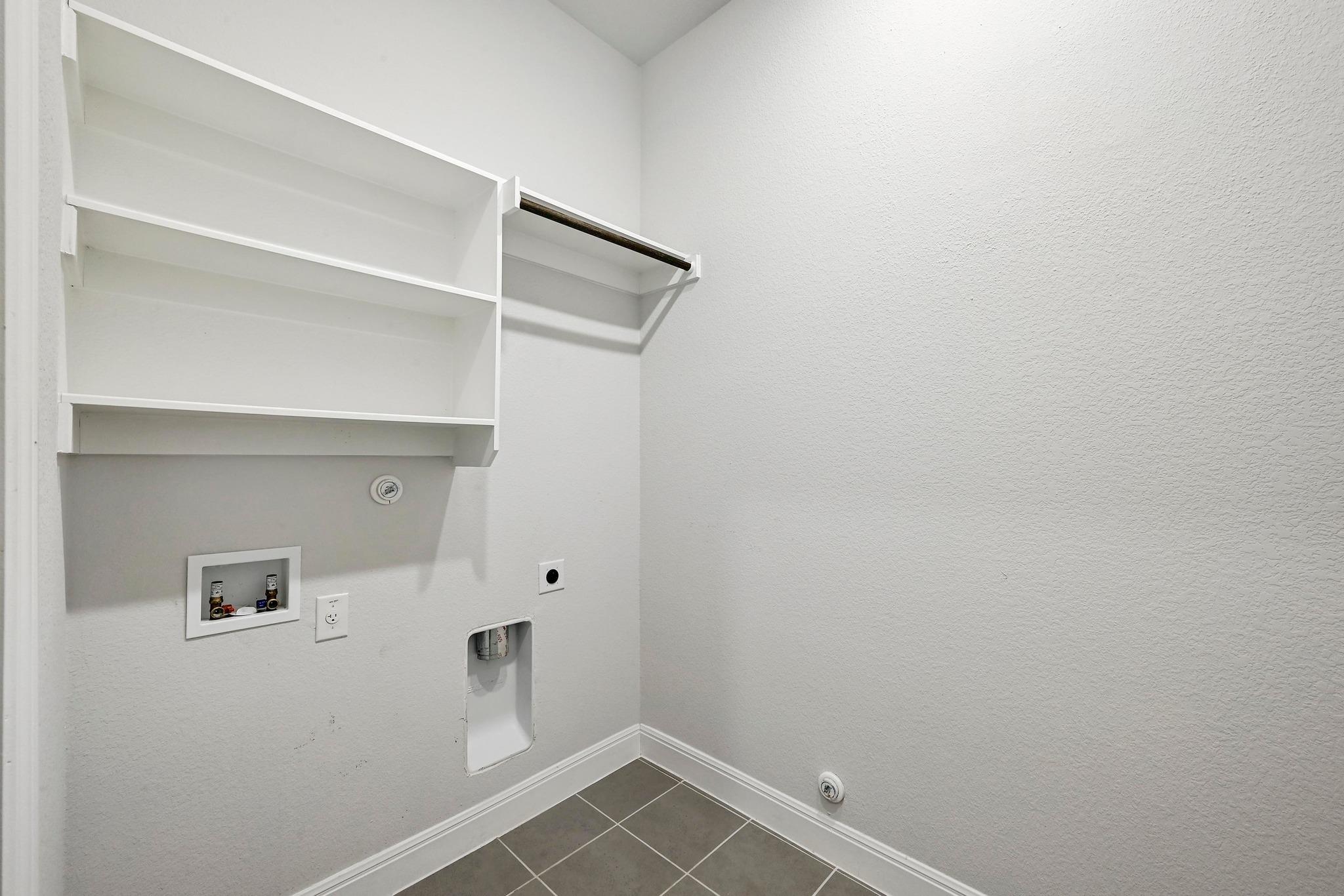 2033 Elk Creek Dr, Leander, TX 78641