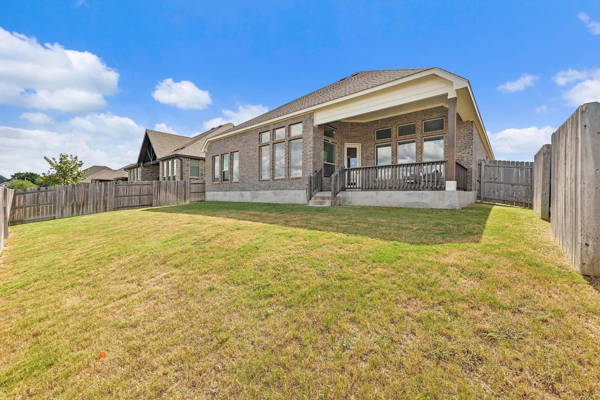 2033 Elk Creek Dr, Leander, TX 78641