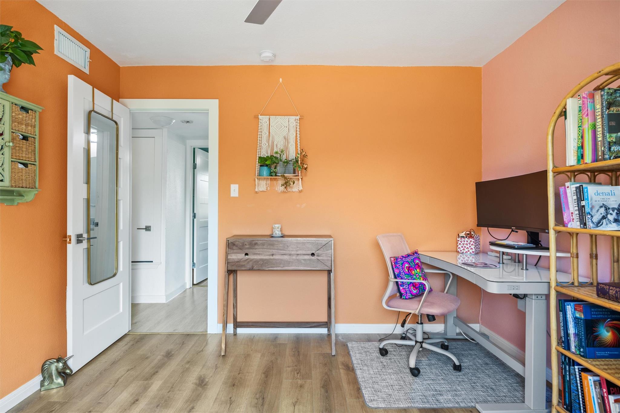 8605 Putnam Dr # 202, Austin, TX 78757