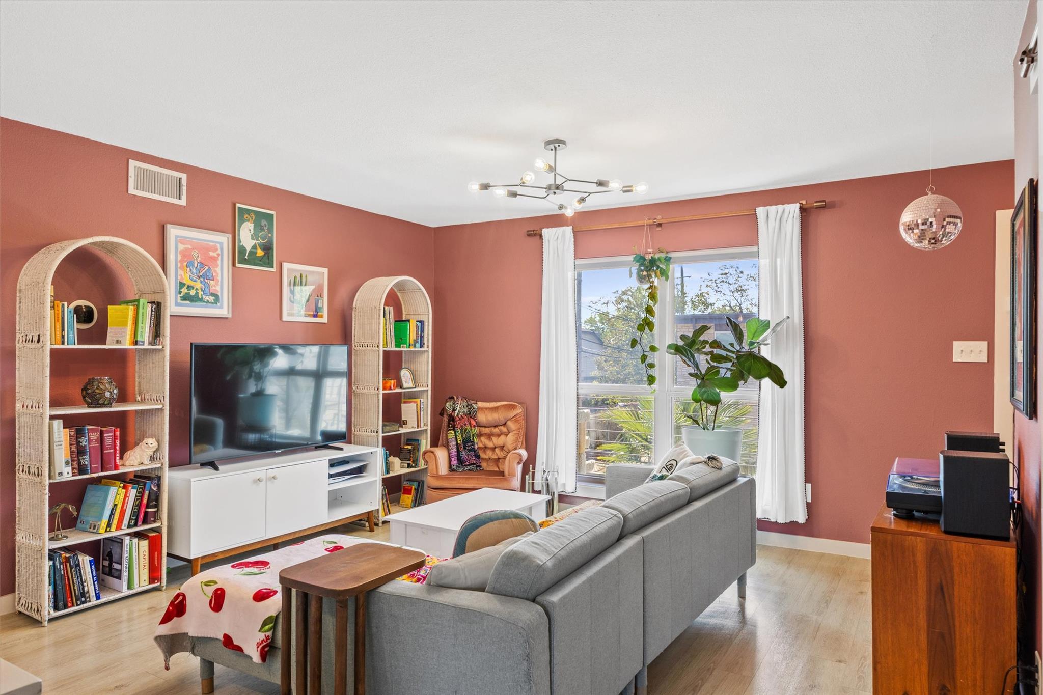 8605 Putnam Dr # 202, Austin, TX 78757