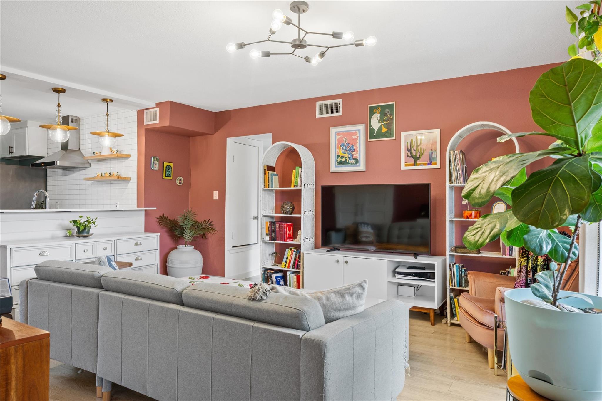 8605 Putnam Dr # 202, Austin, TX 78757