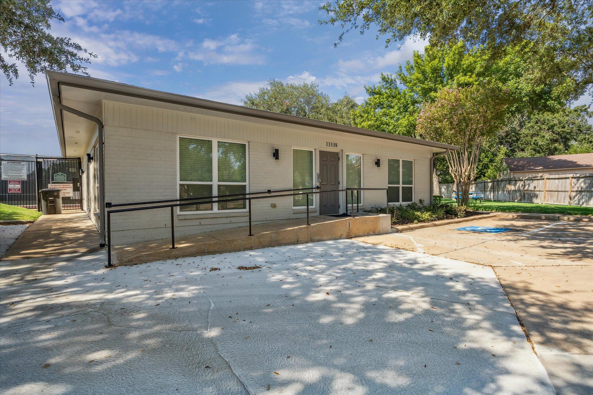 11334 Chevy Chase, Houston, TX 77077