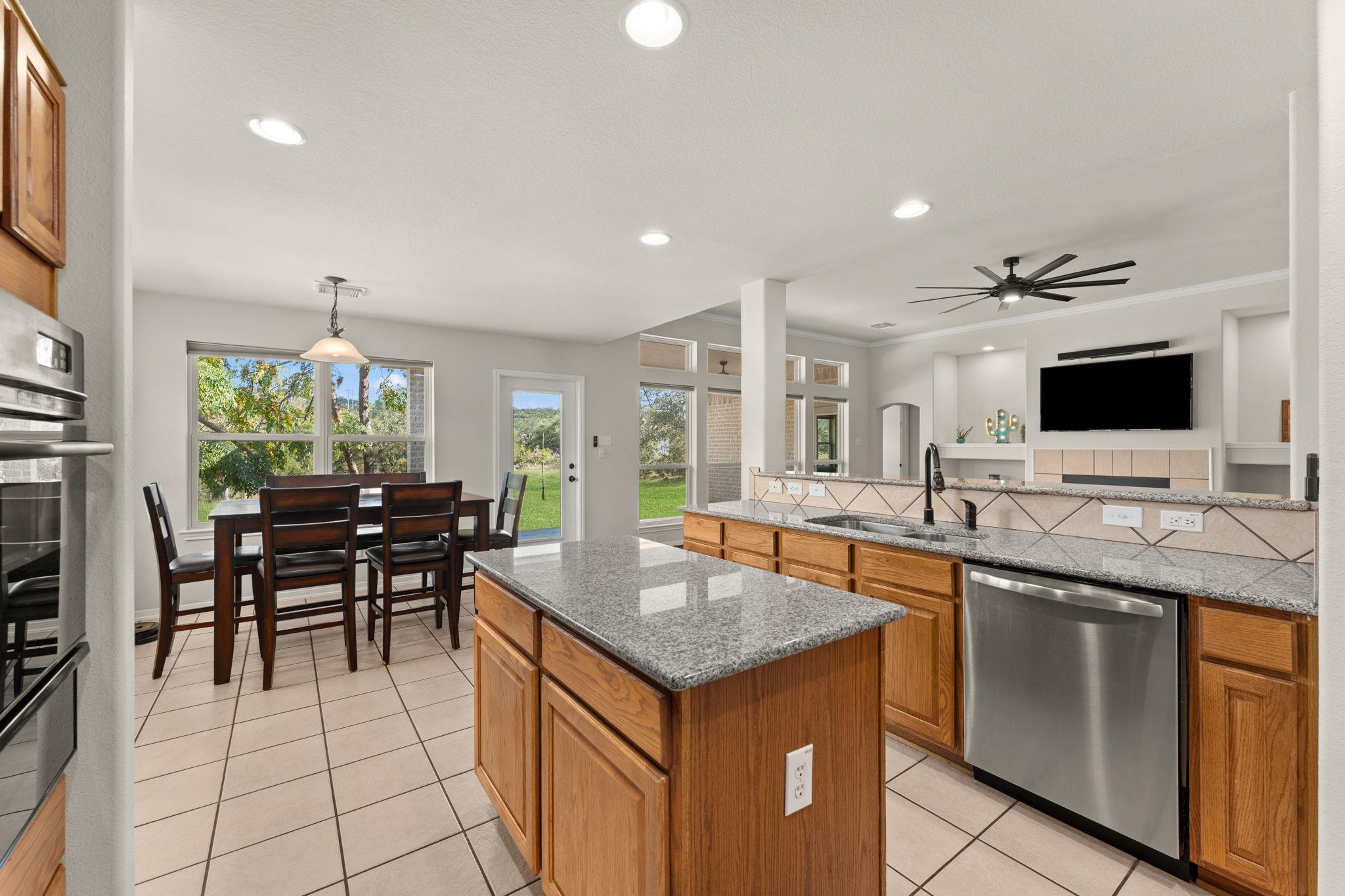 2201 Improver Rd, Spicewood, TX 78669