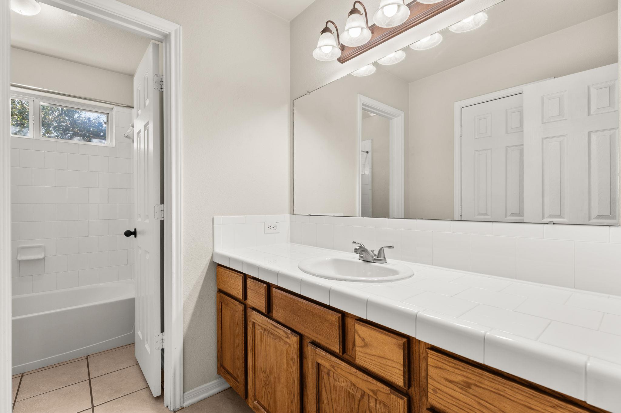 2201 Improver Rd, Spicewood, TX 78669