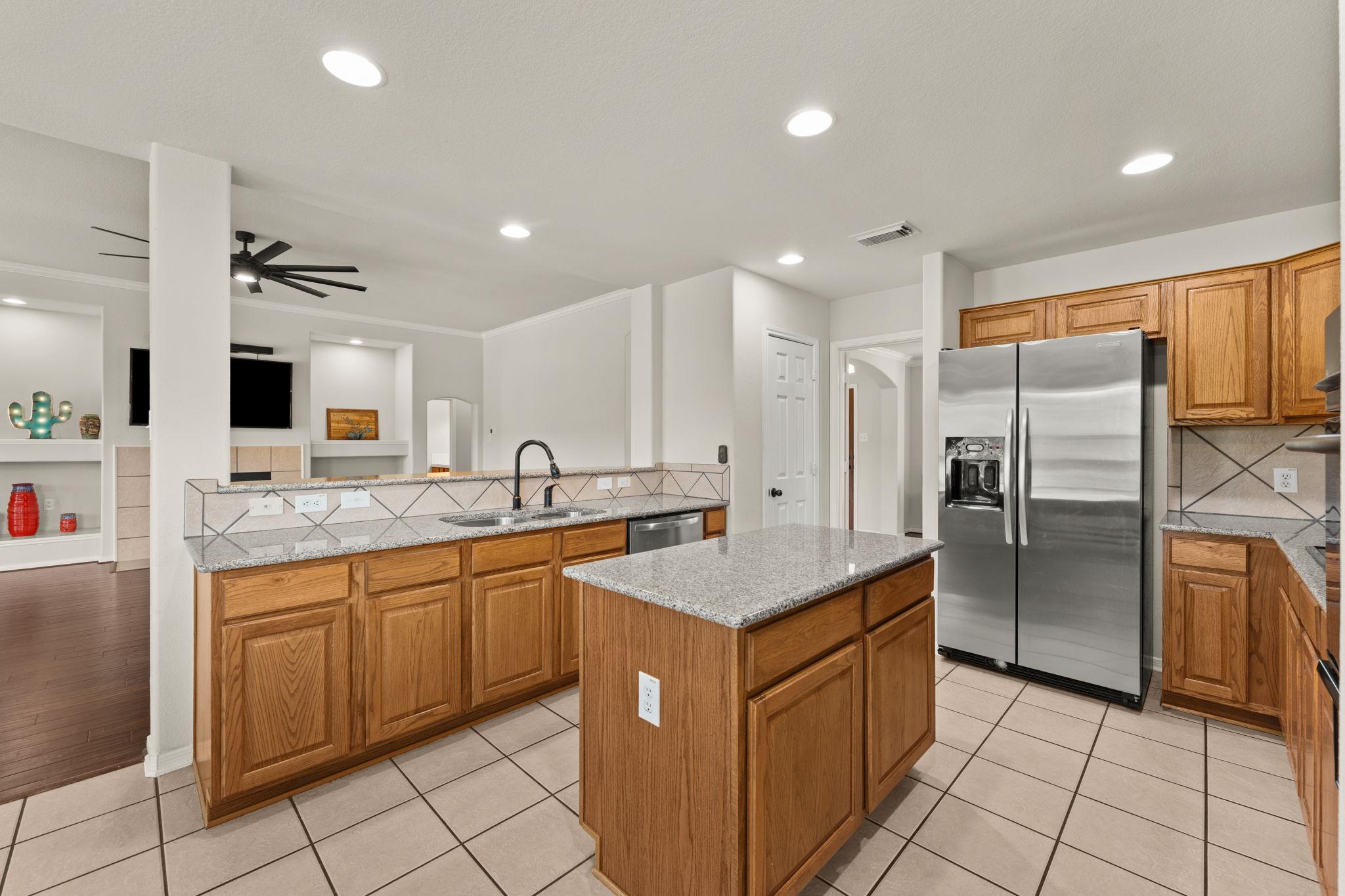 2201 Improver Rd, Spicewood, TX 78669