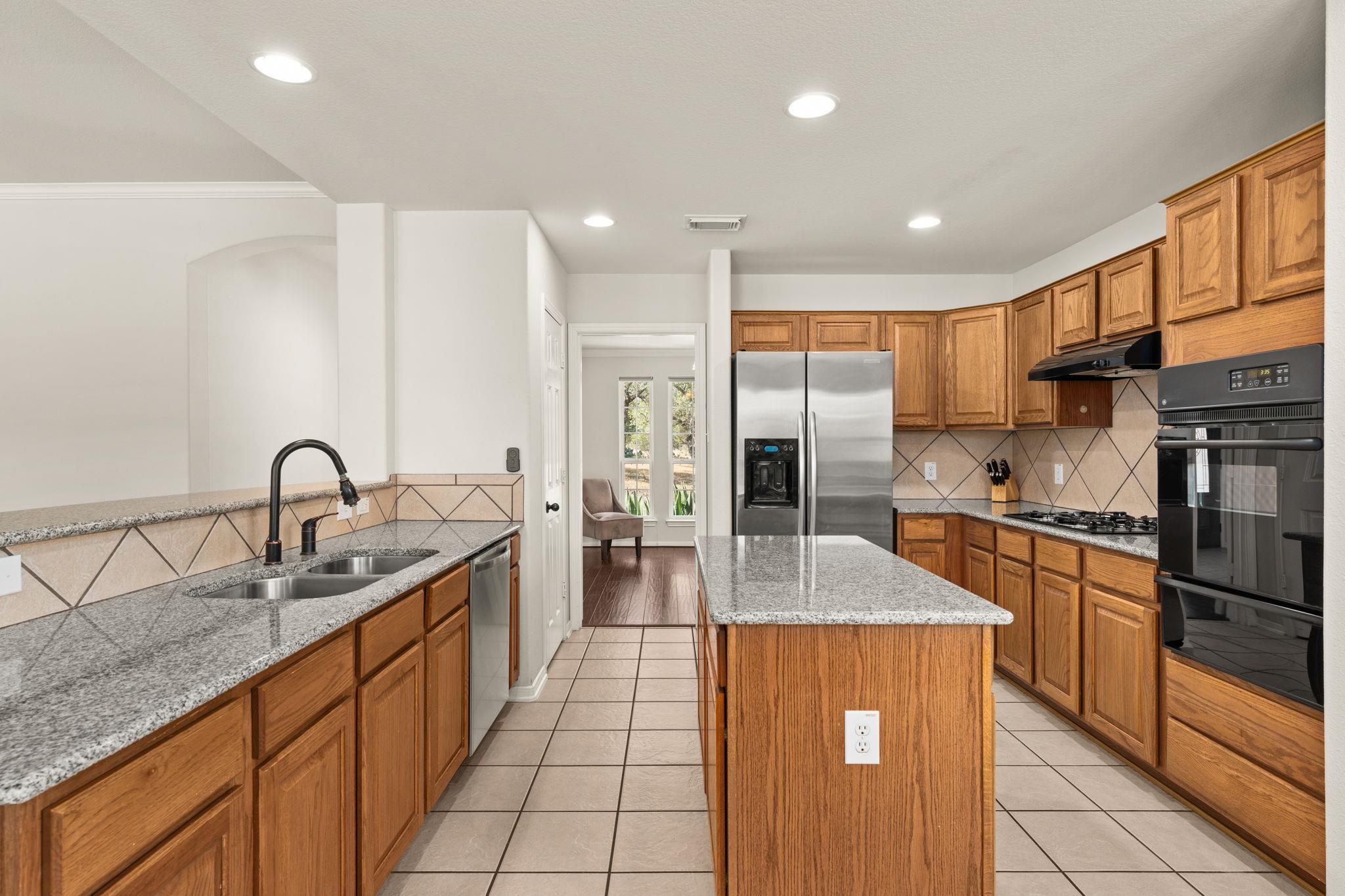 2201 Improver Rd, Spicewood, TX 78669