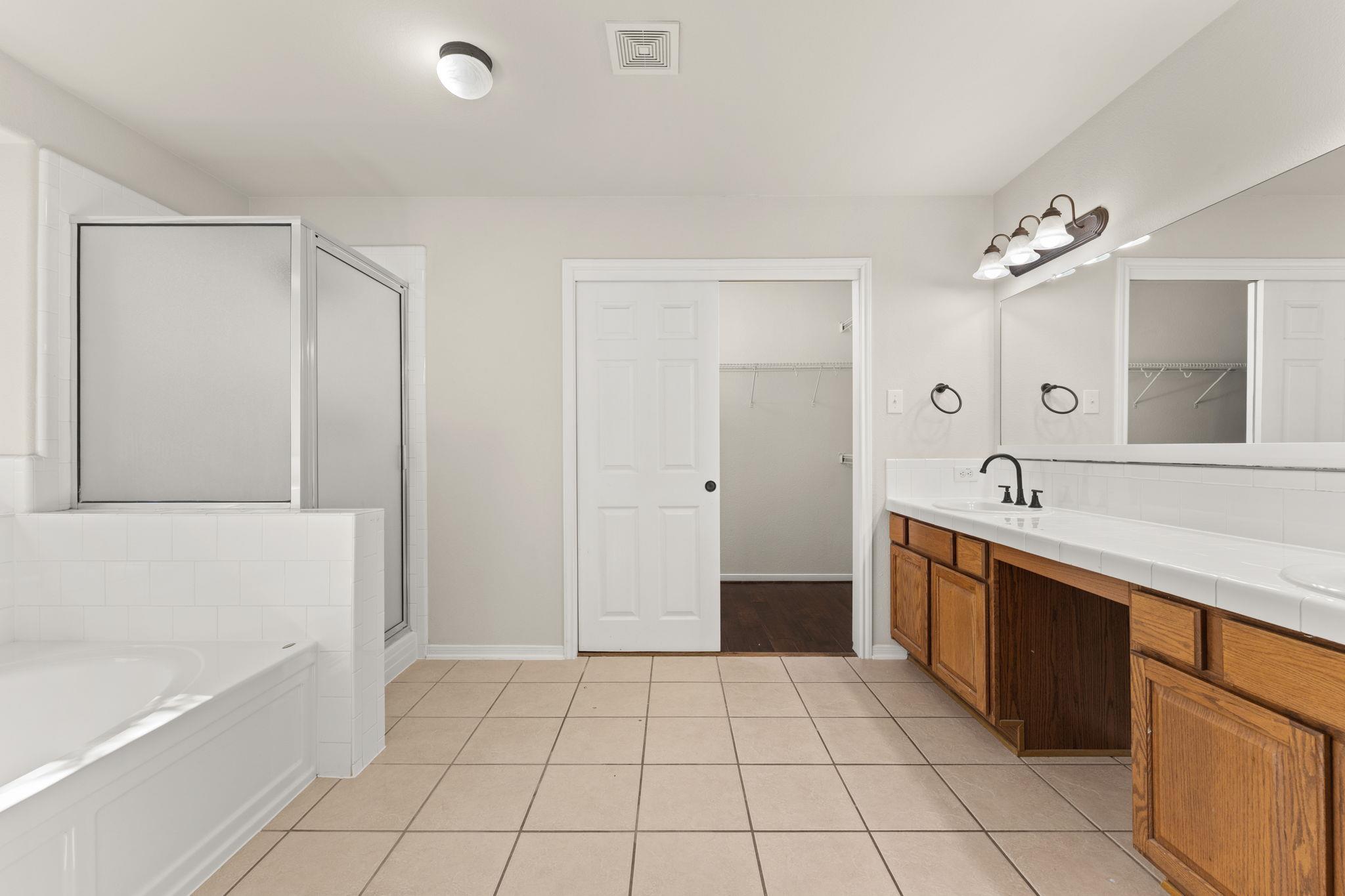 2201 Improver Rd, Spicewood, TX 78669