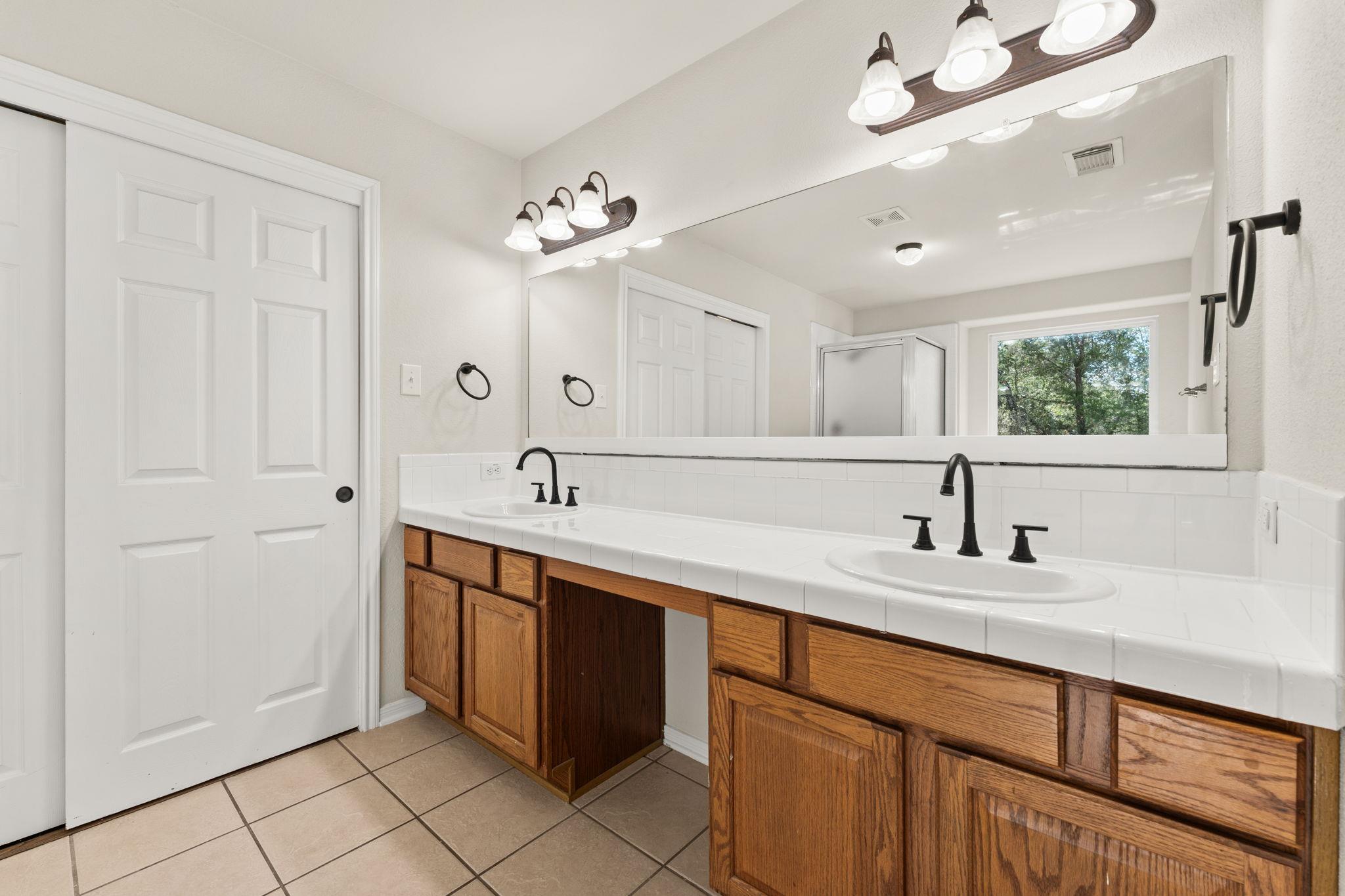 2201 Improver Rd, Spicewood, TX 78669