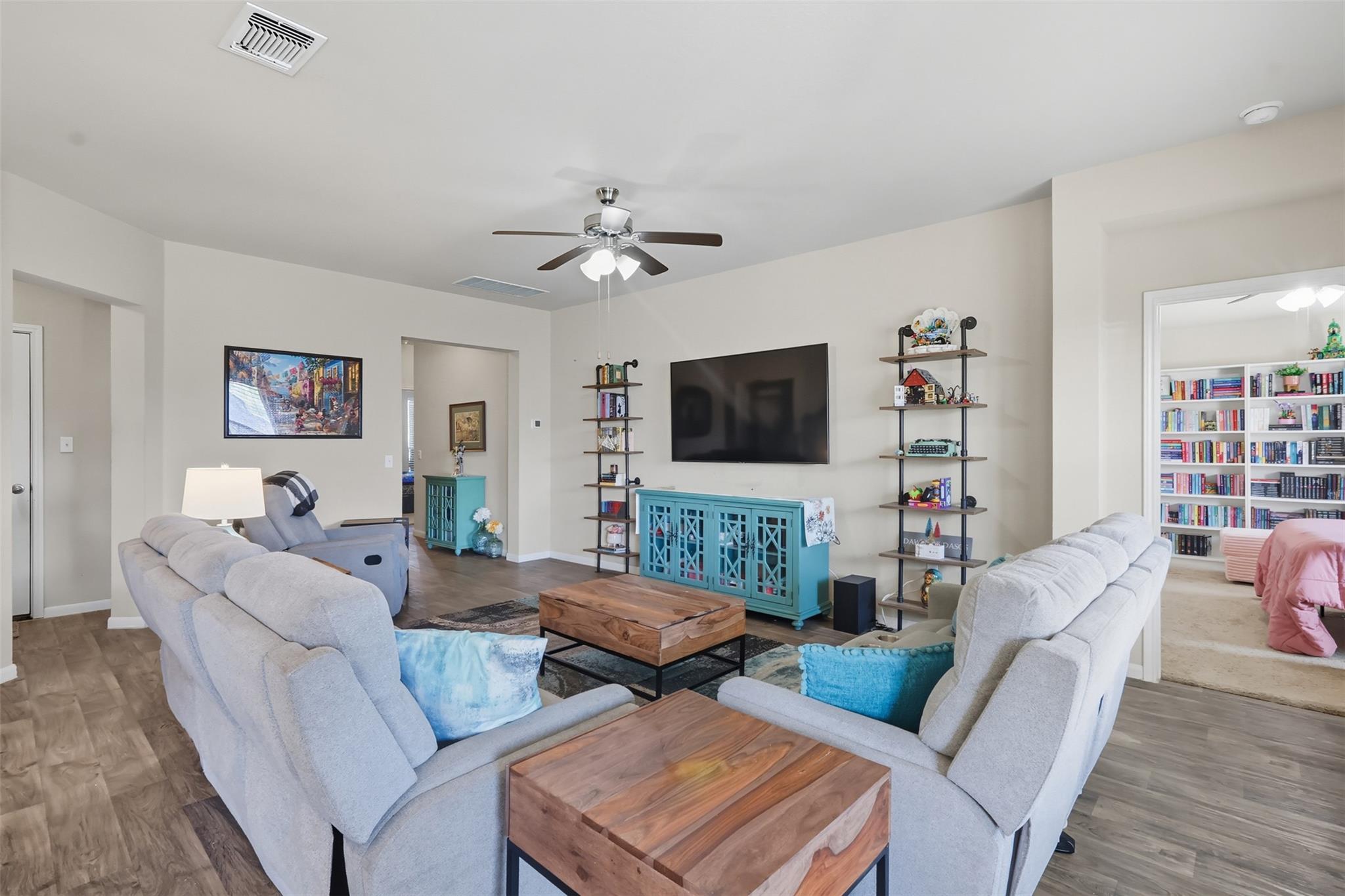 147 Sulphur River Loop, Hutto, TX 78634