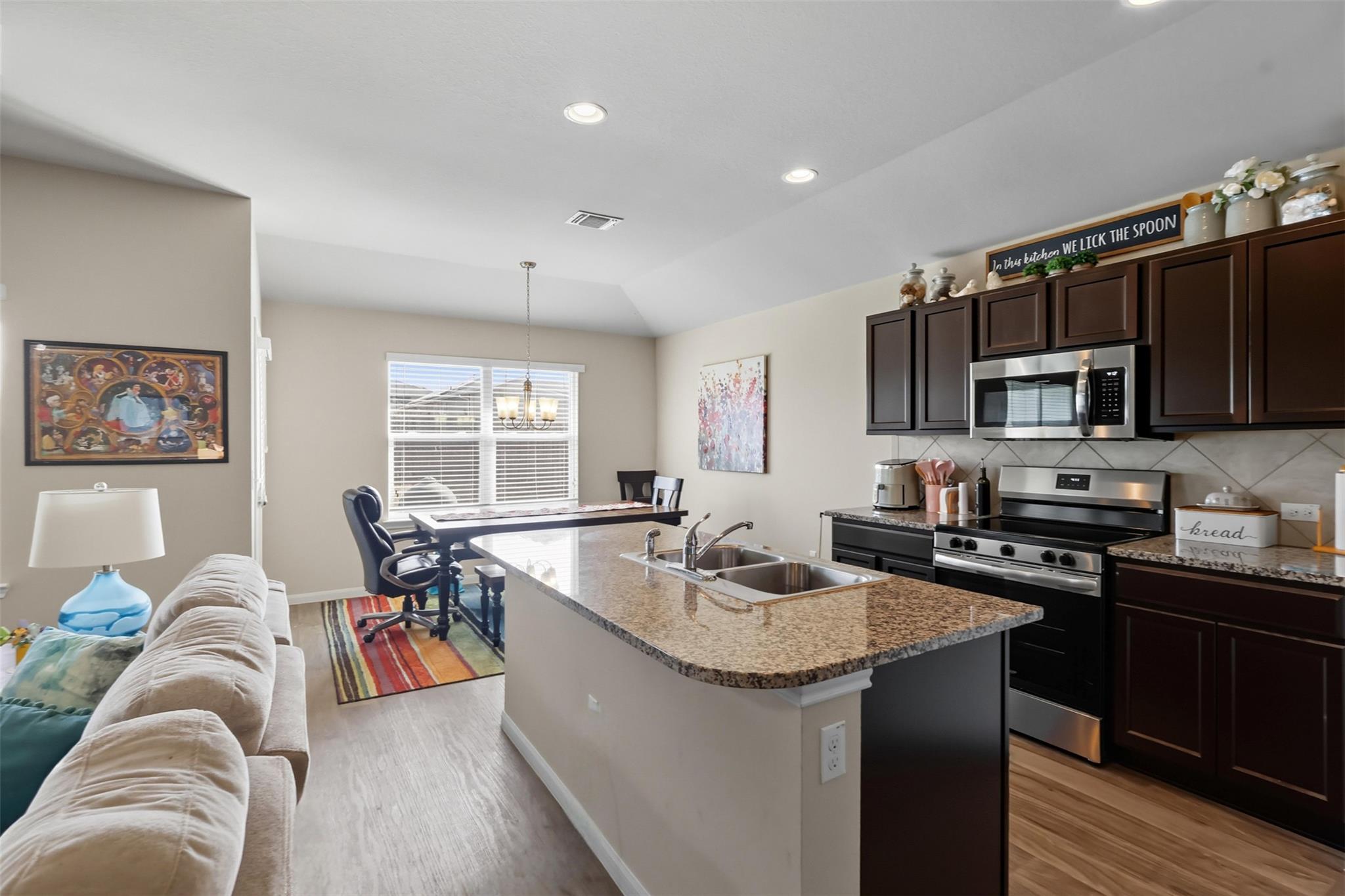 147 Sulphur River Loop, Hutto, TX 78634