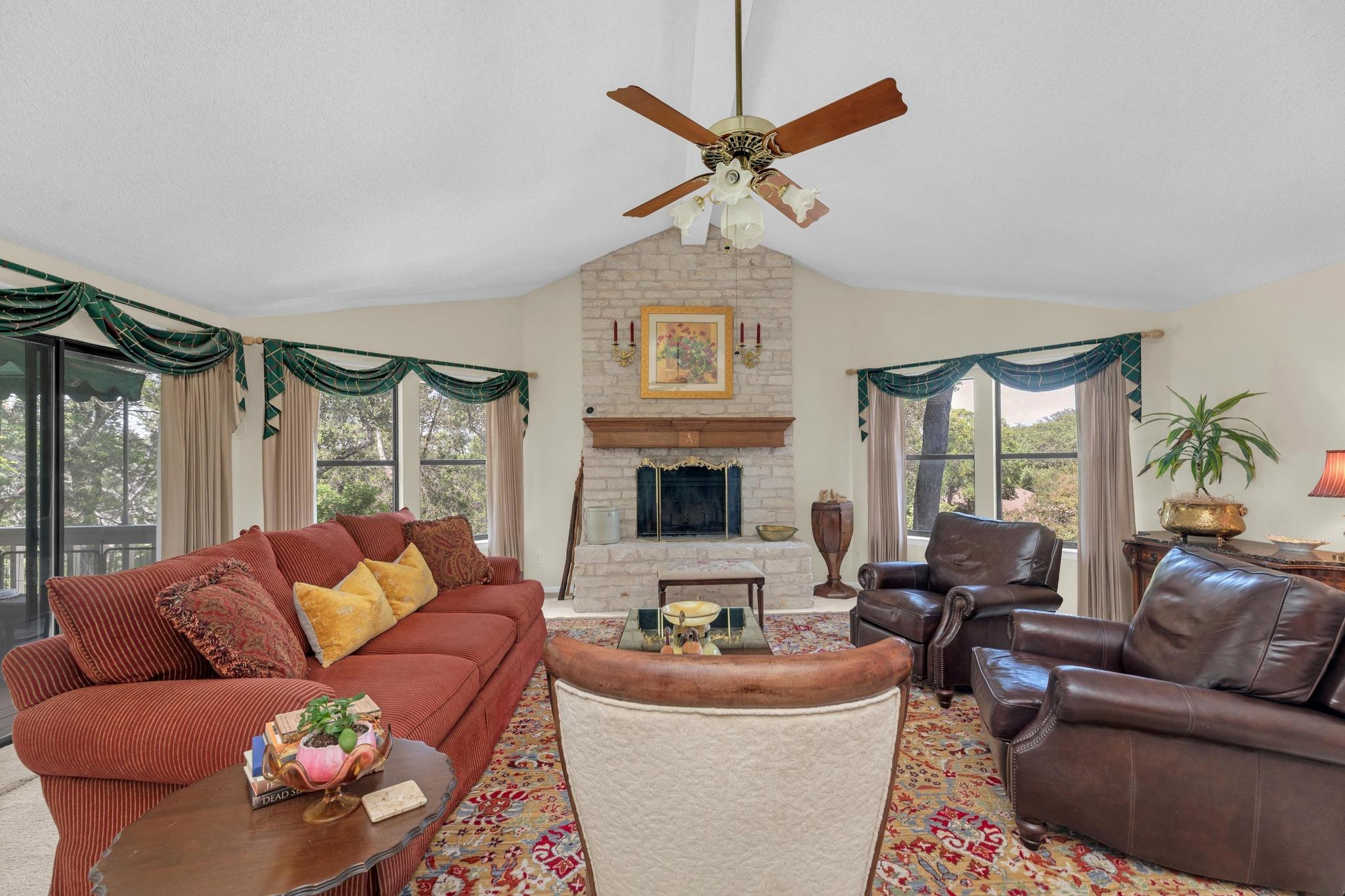 105 Tamarac Ct, Lakeway, TX 78734