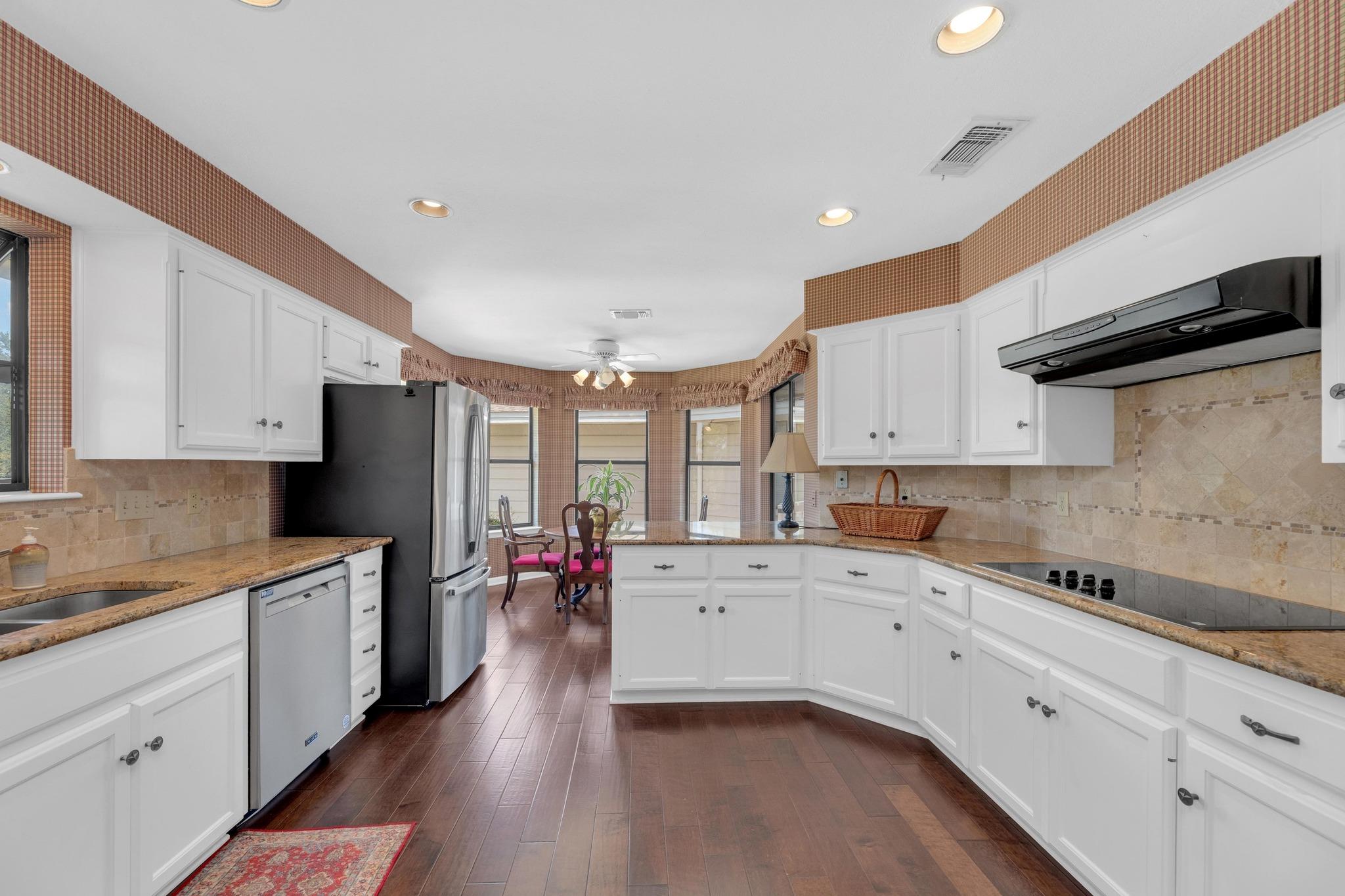 105 Tamarac Ct, Lakeway, TX 78734