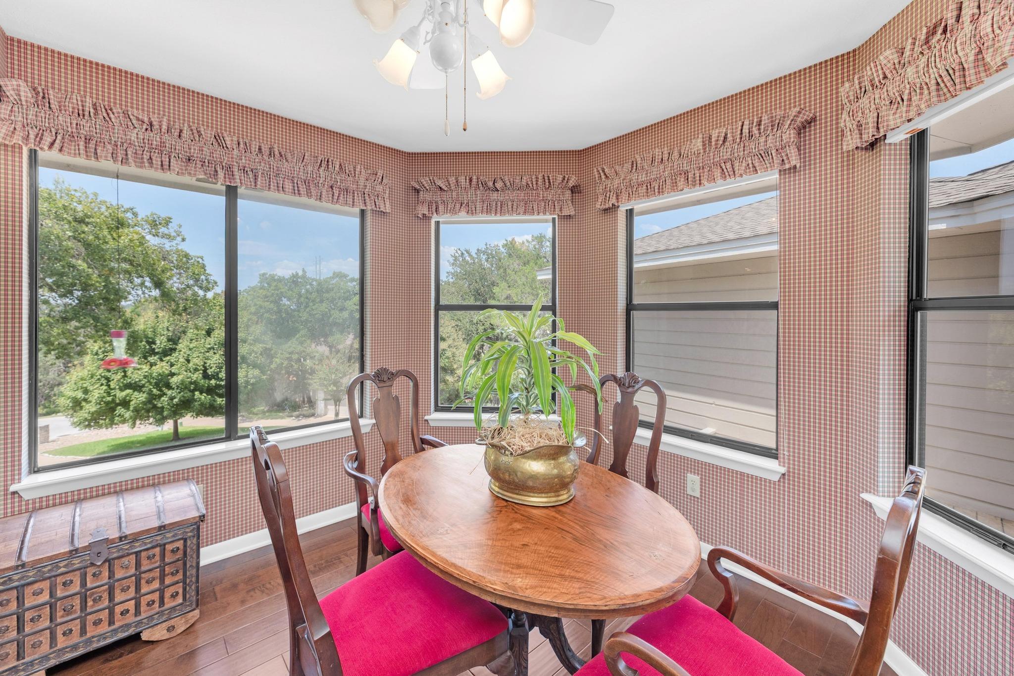 105 Tamarac Ct, Lakeway, TX 78734