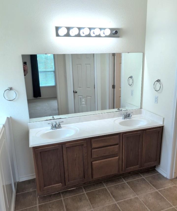 12000 Dunfries Ln, Austin, TX 78754