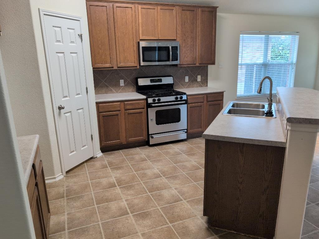 12000 Dunfries Ln, Austin, TX 78754