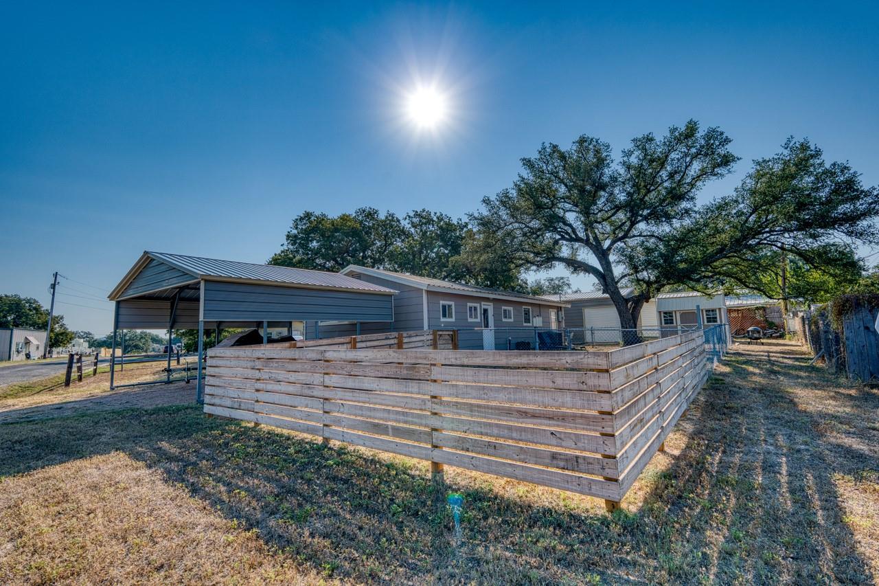 403 South Drive, Kingsland, TX 78639