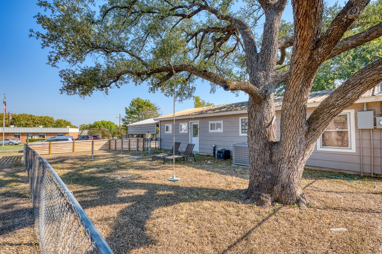 403 South Drive, Kingsland, TX 78639