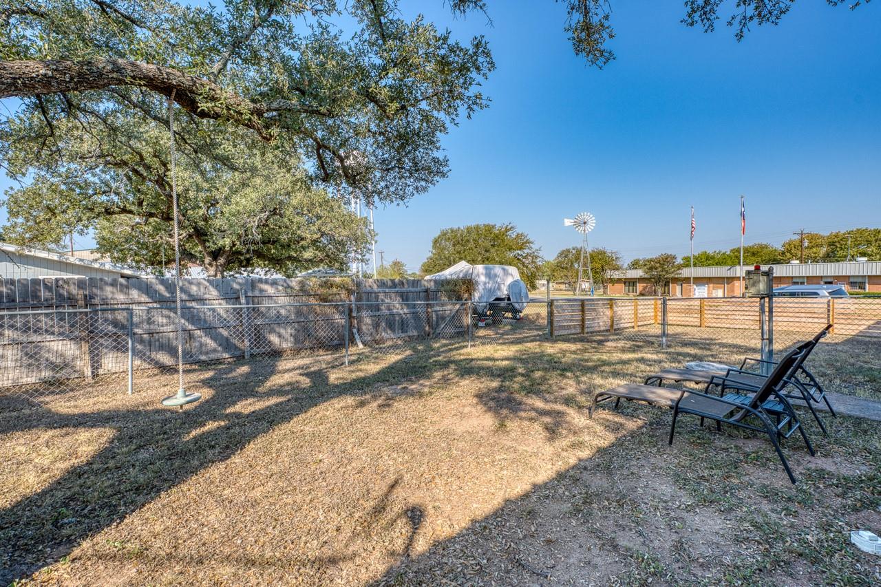 403 South Drive, Kingsland, TX 78639