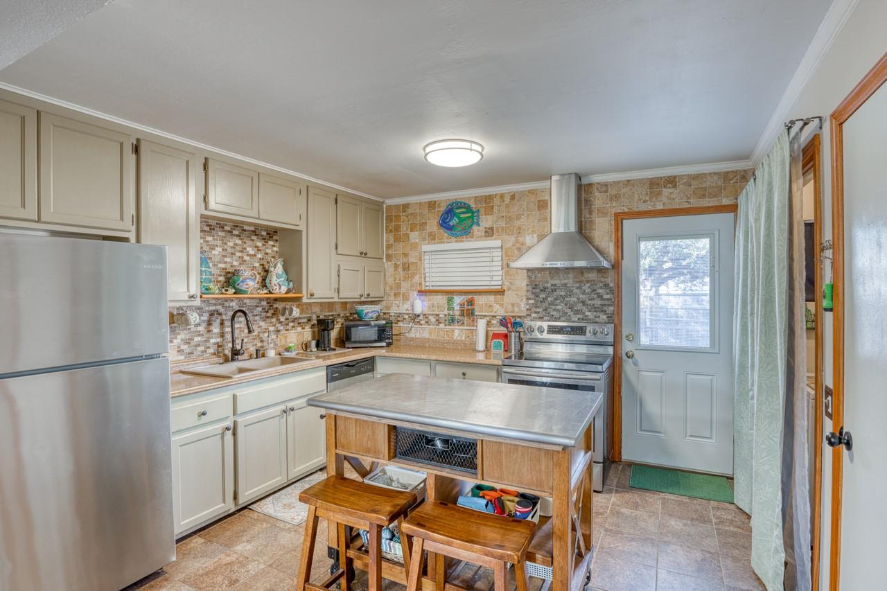 403 South Drive, Kingsland, TX 78639