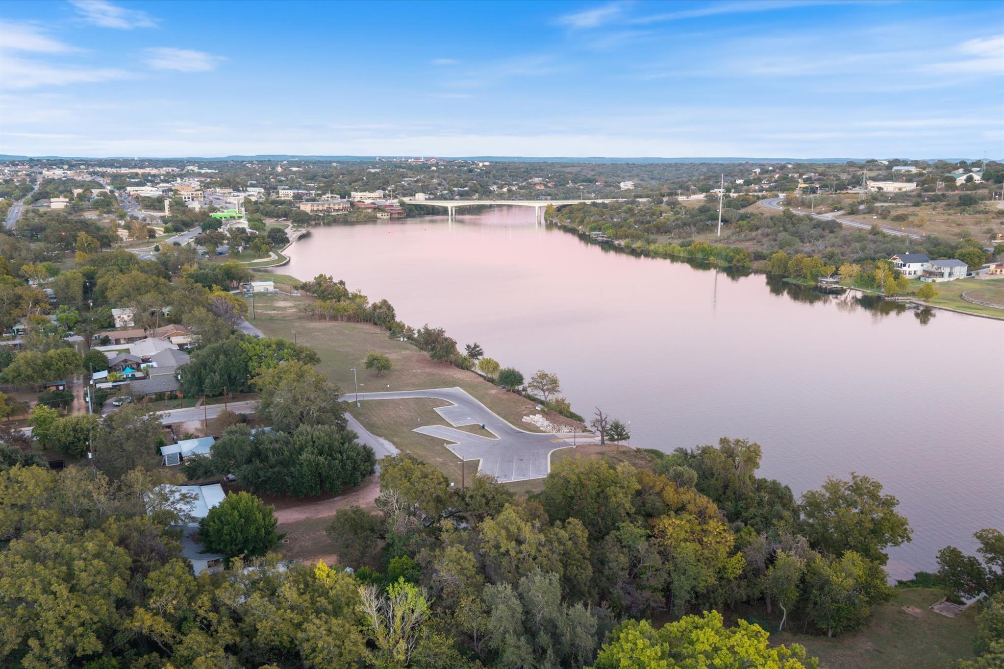 421 Saint Andrews St, Meadowlakes, TX 78654