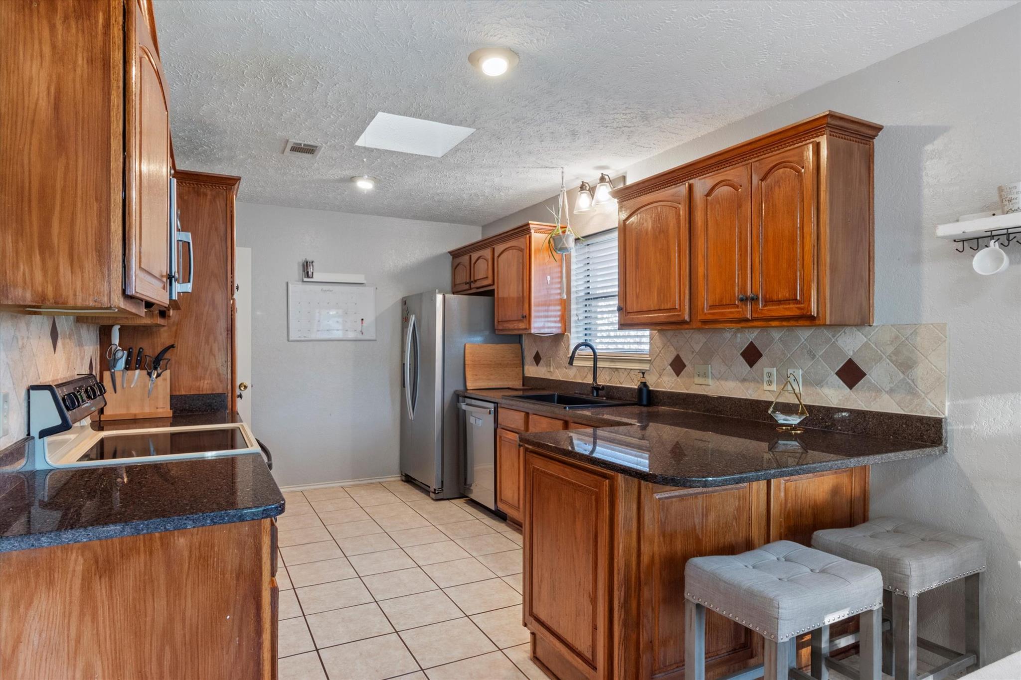 421 Saint Andrews St, Meadowlakes, TX 78654