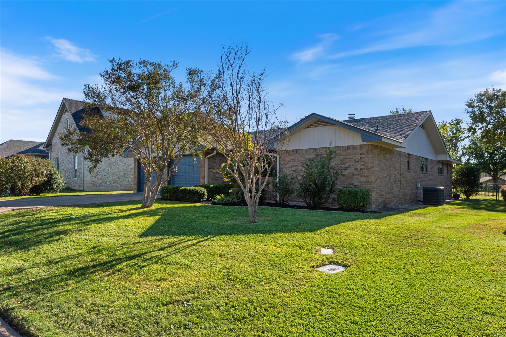 421 Saint Andrews St, Meadowlakes, TX 78654