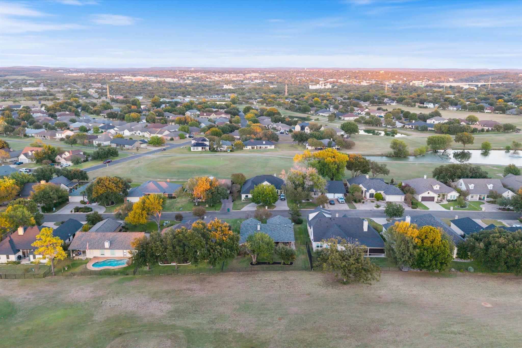 421 Saint Andrews St, Meadowlakes, TX 78654