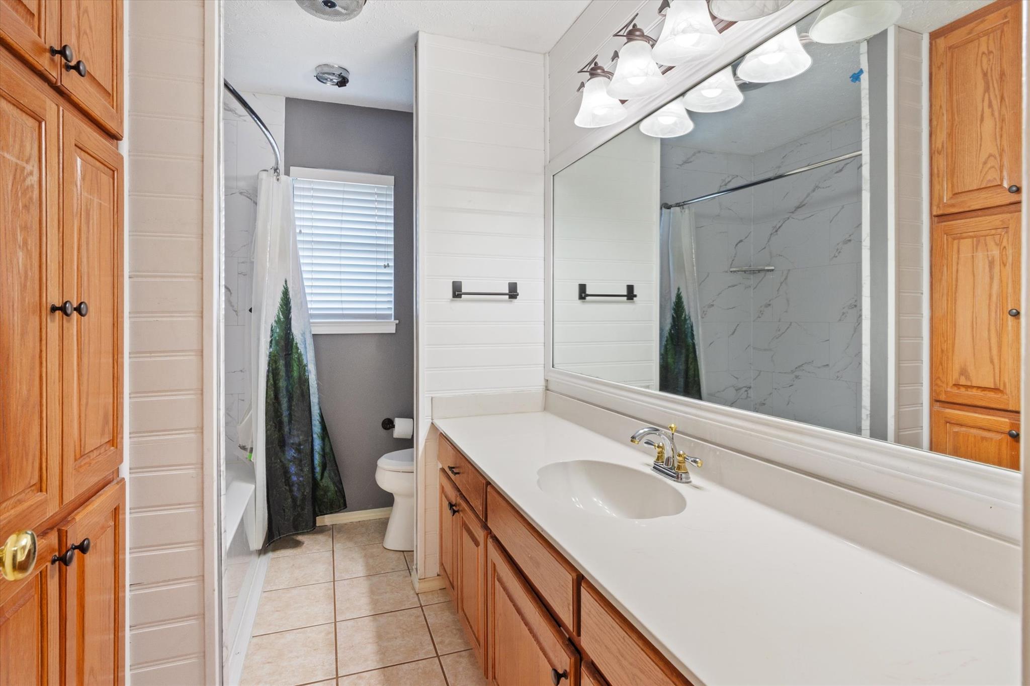 421 Saint Andrews St, Meadowlakes, TX 78654