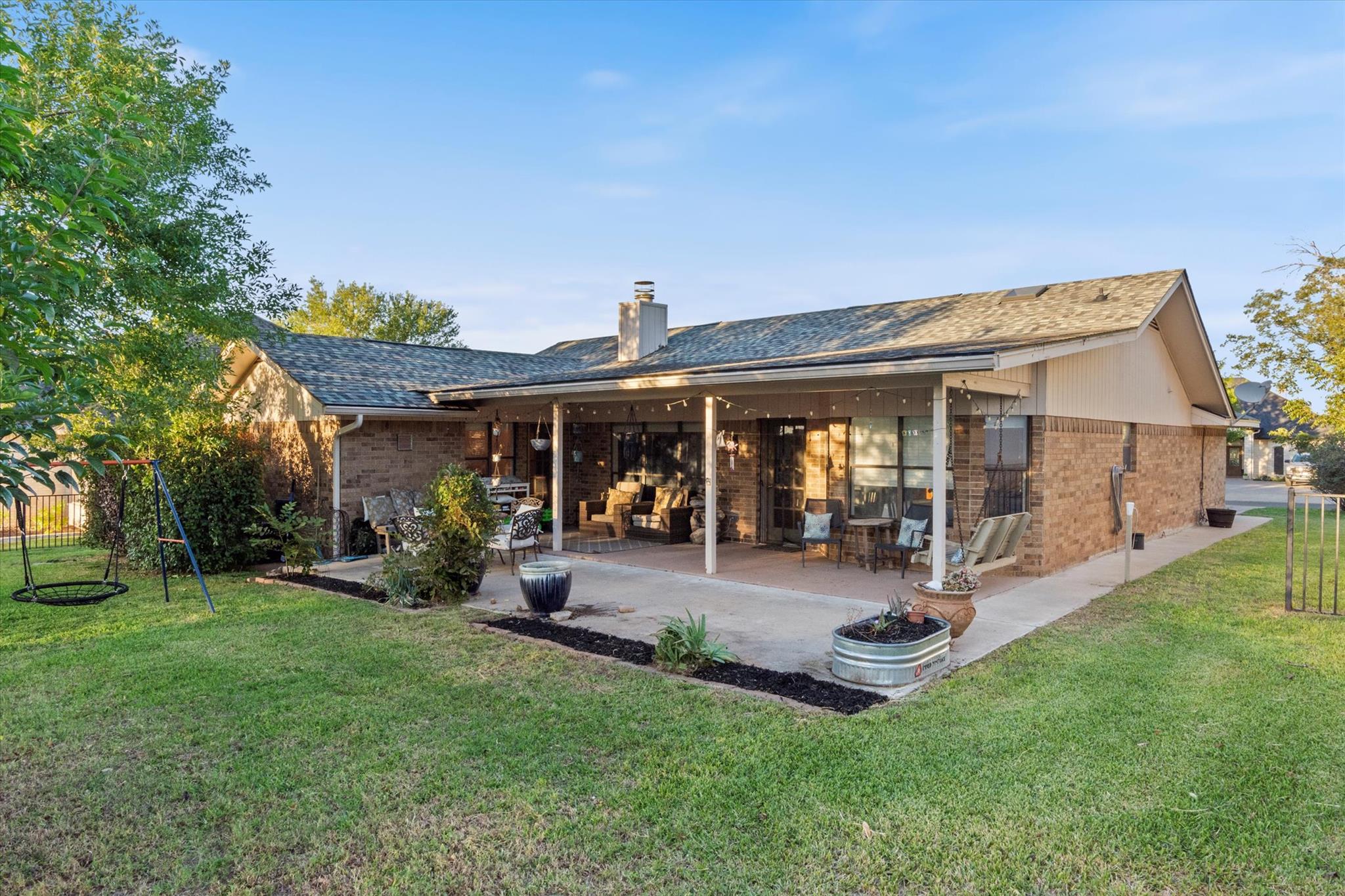 421 Saint Andrews St, Meadowlakes, TX 78654