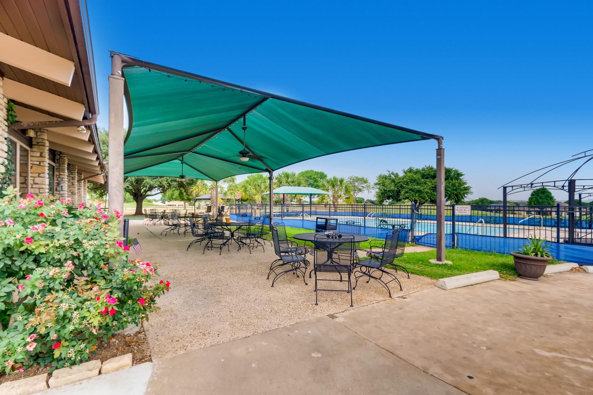 421 Saint Andrews St, Meadowlakes, TX 78654