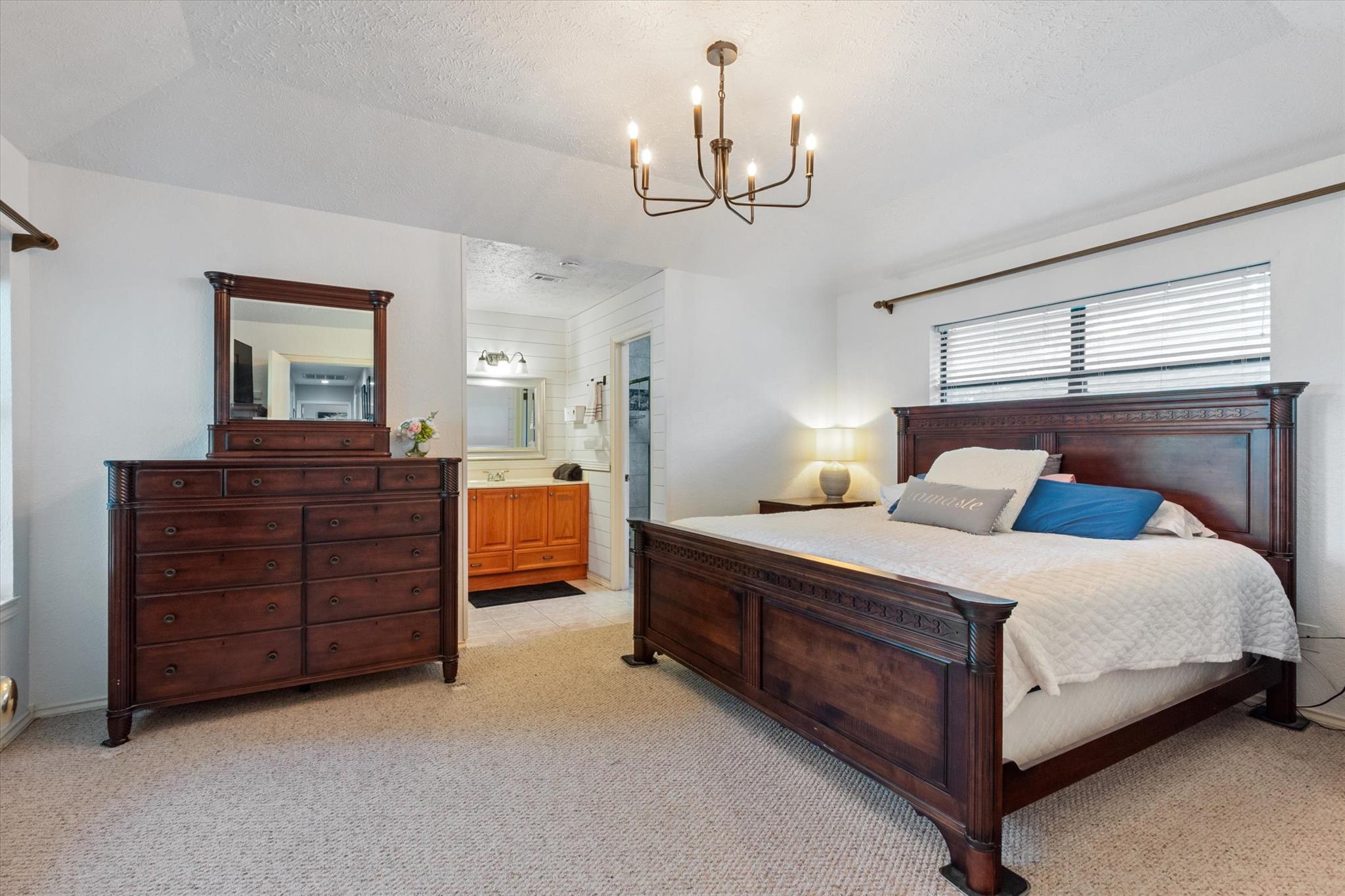 421 Saint Andrews St, Meadowlakes, TX 78654