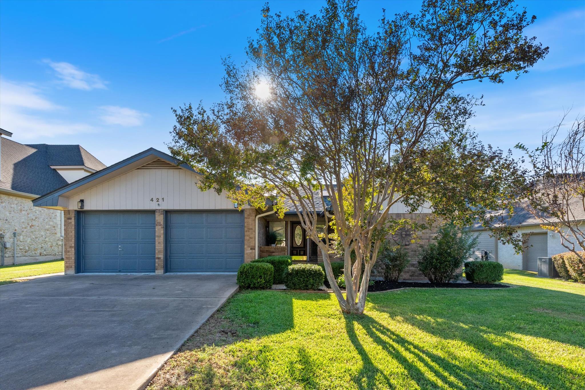 421 Saint Andrews St, Meadowlakes, TX 78654