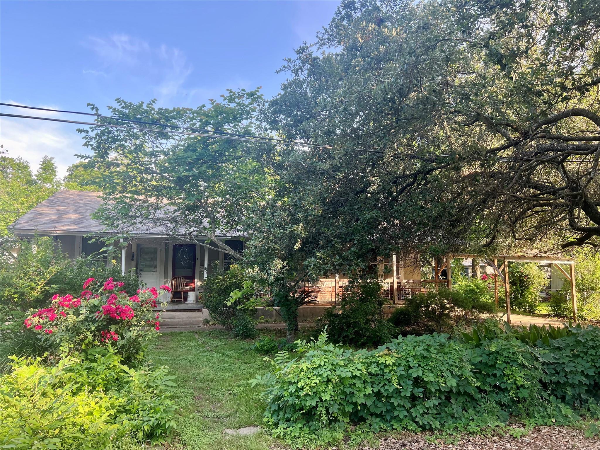 310 Smith Ln, San Marcos, TX 78666