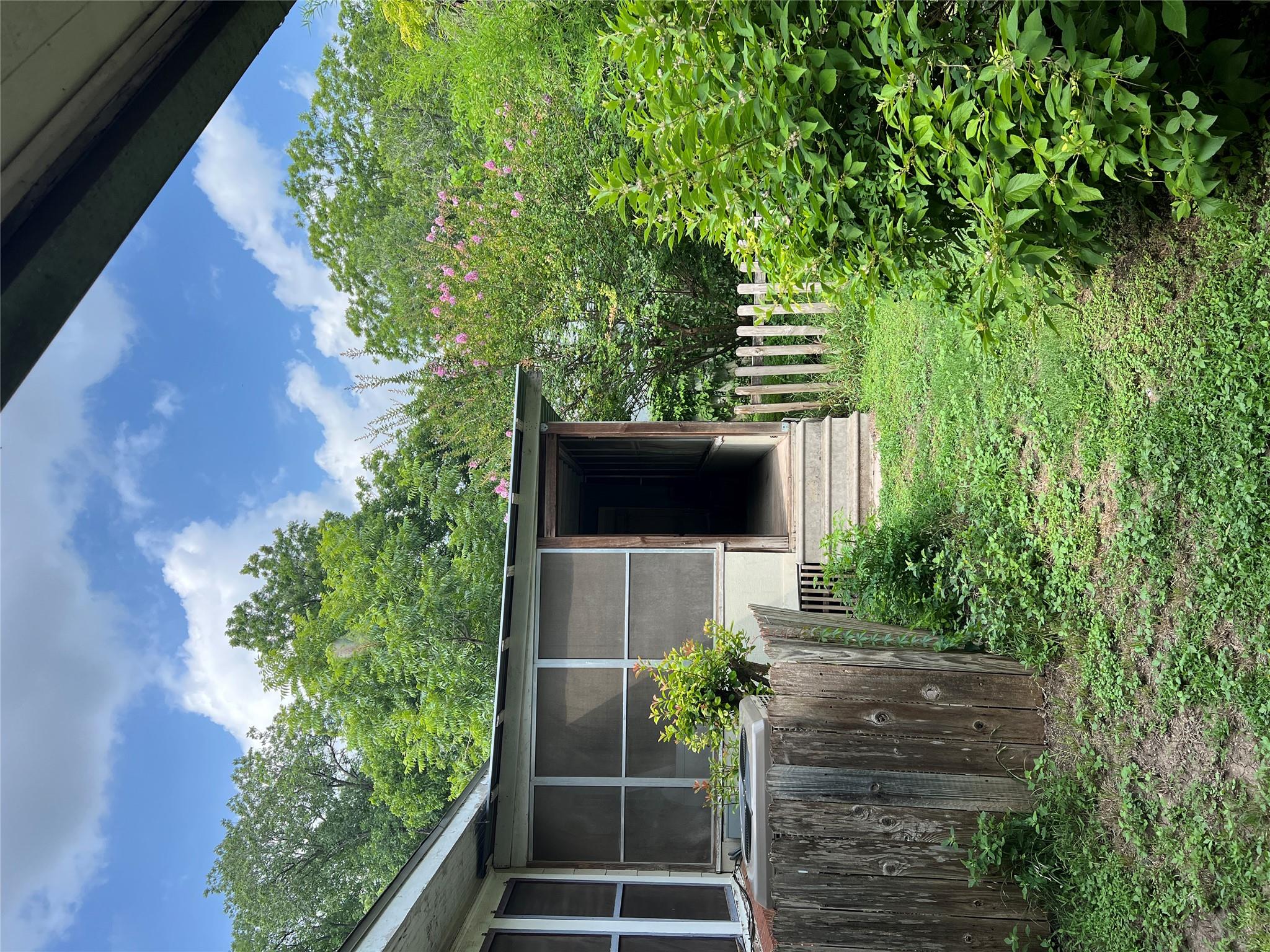 310 Smith Ln, San Marcos, TX 78666