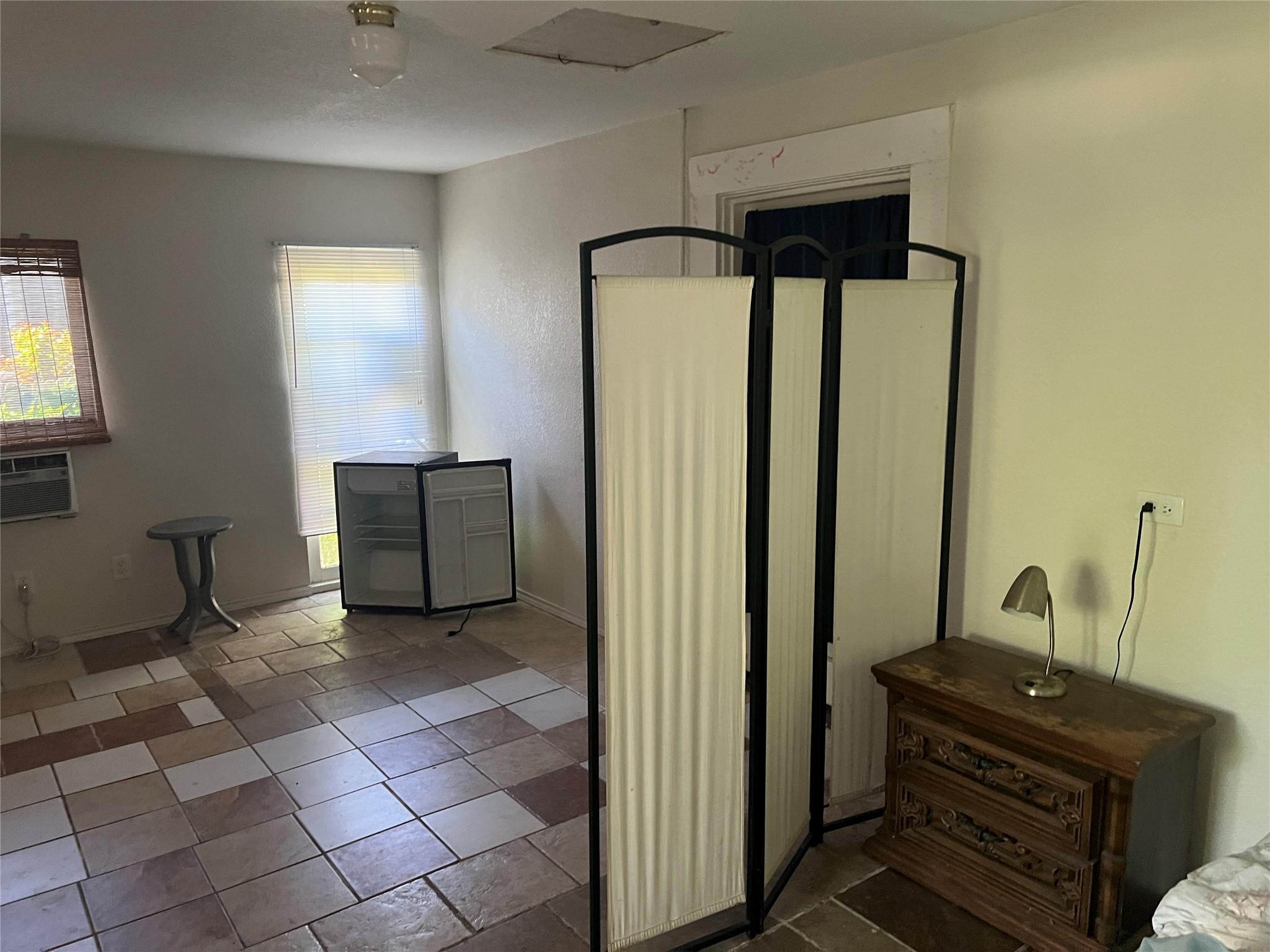 310 Smith Ln, San Marcos, TX 78666