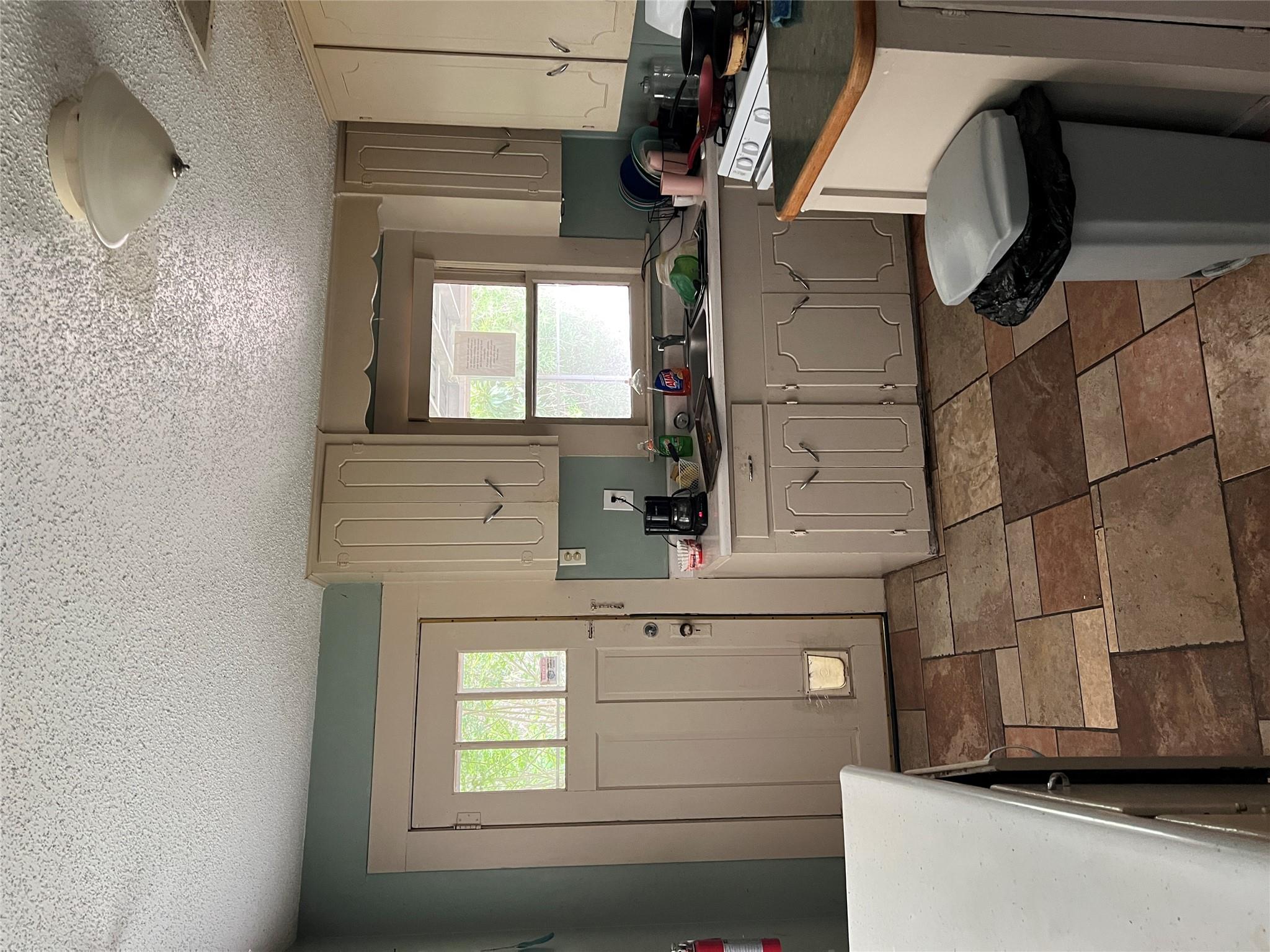 310 Smith Ln, San Marcos, TX 78666