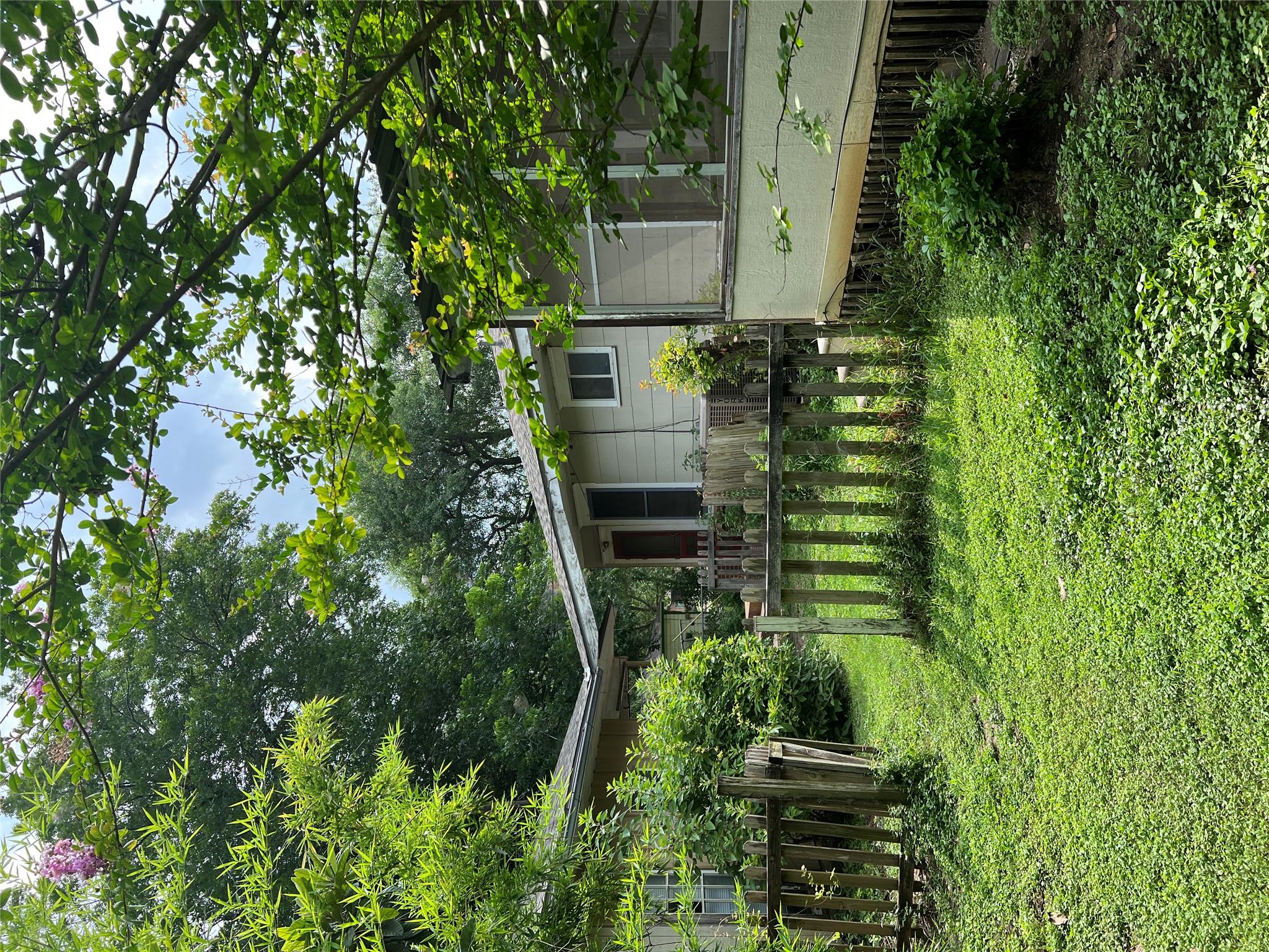 310 Smith Ln, San Marcos, TX 78666