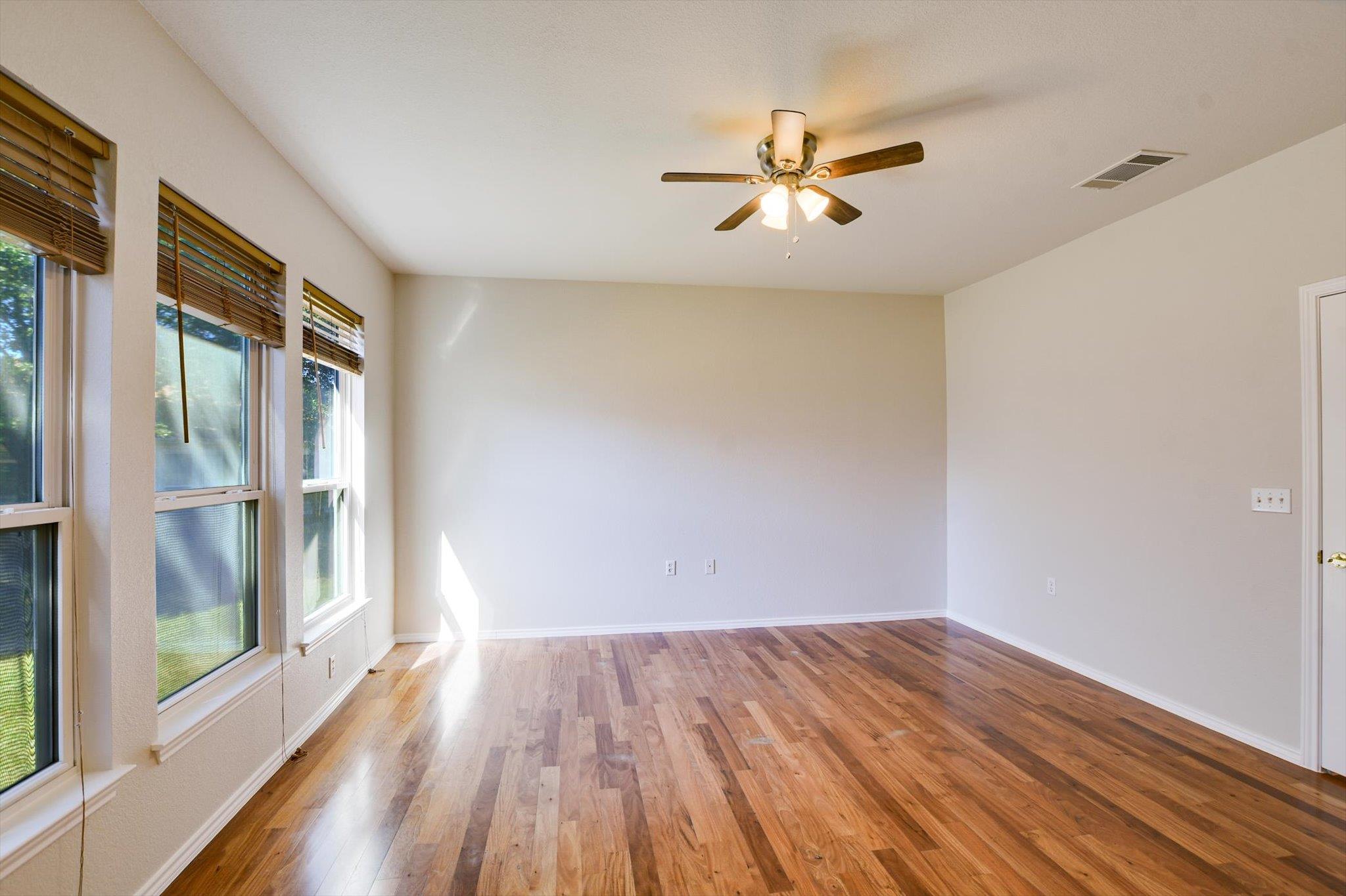 116 Bowie Cir, Georgetown, TX 78633