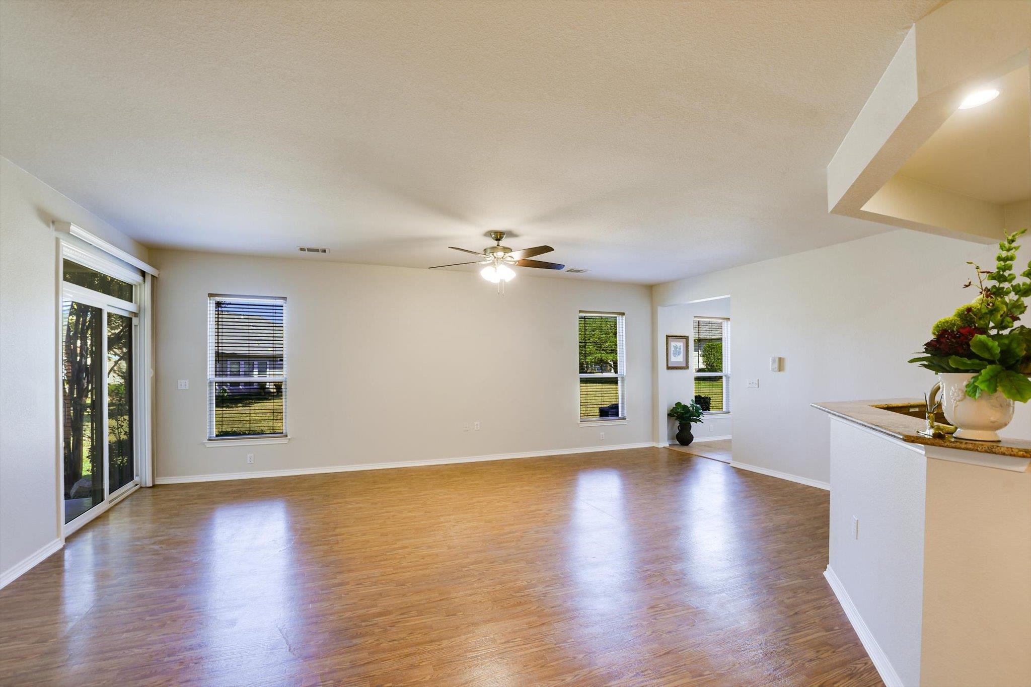 116 Bowie Cir, Georgetown, TX 78633