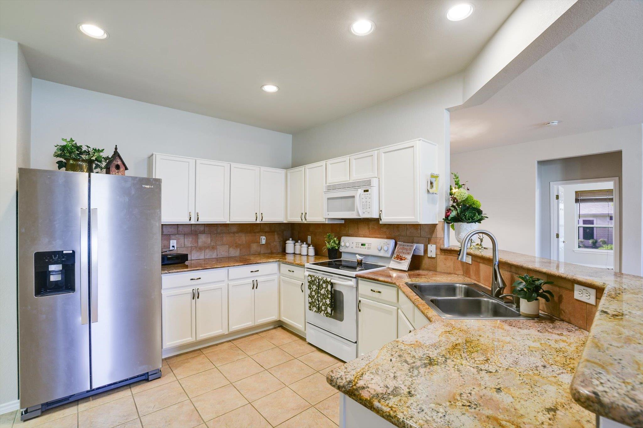 116 Bowie Cir, Georgetown, TX 78633