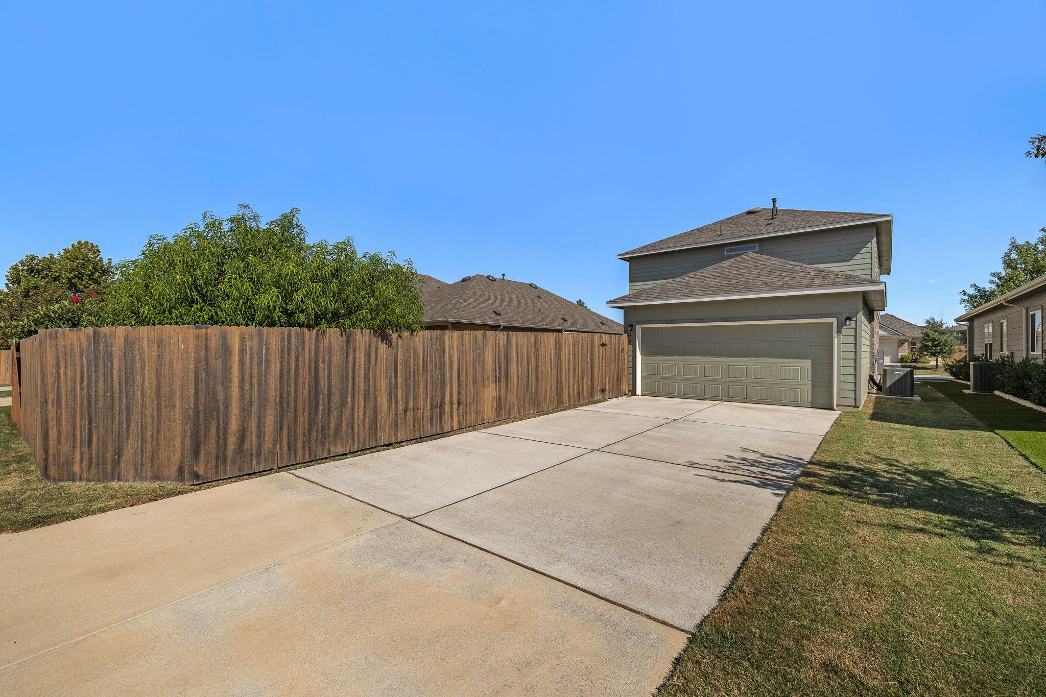 321 Arabian Colt Dr, Georgetown, TX 78626